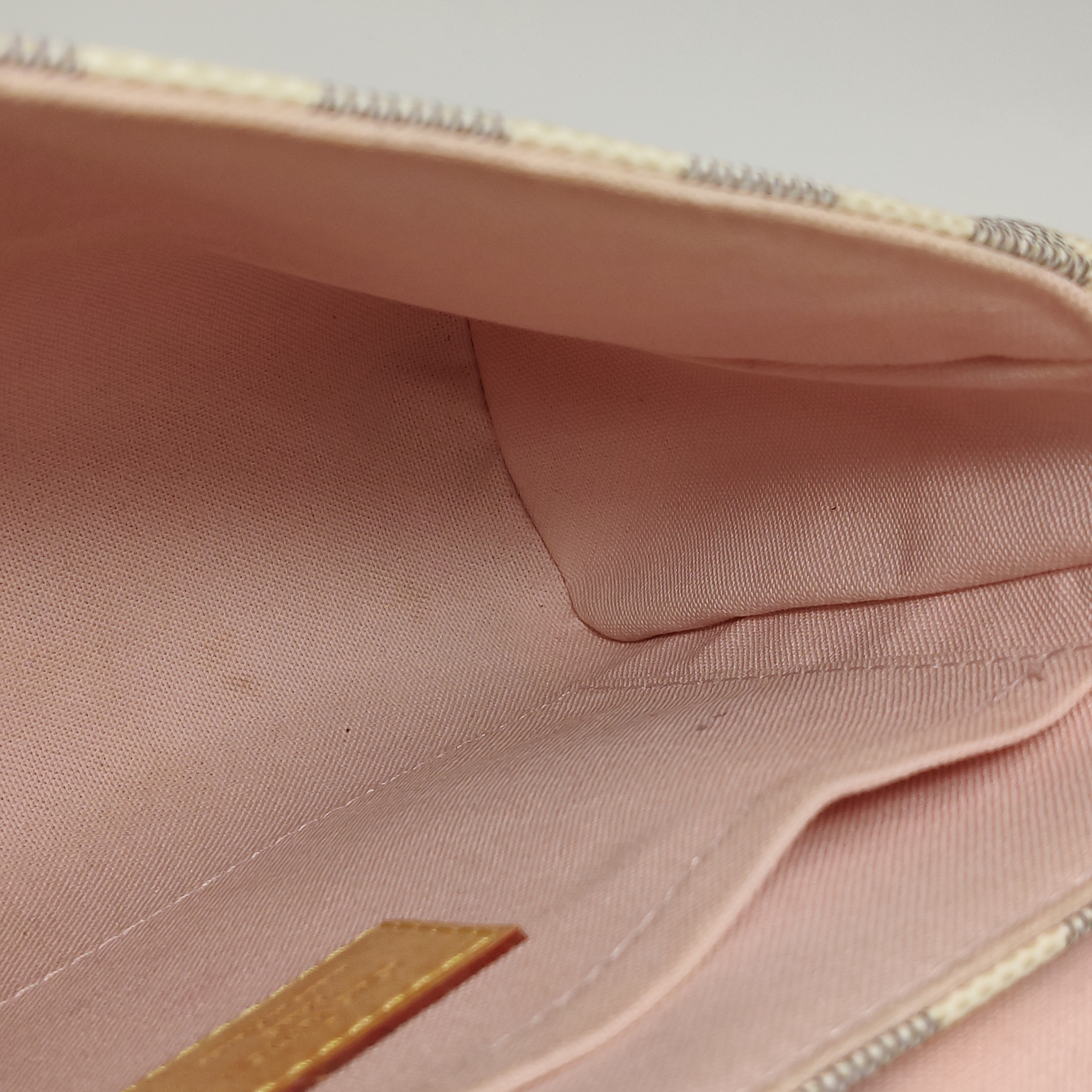  Louis Vuitton(LV) Croisette Handbag Damier — photo 8 of 18