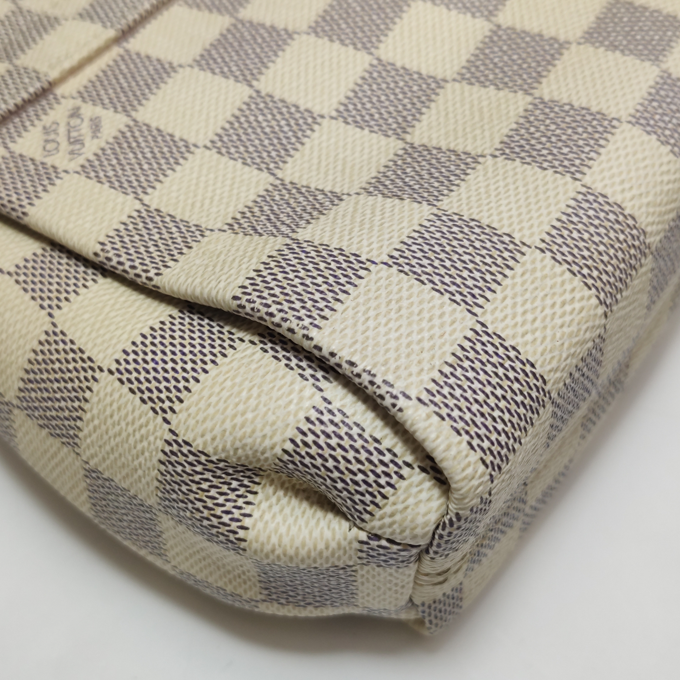  Louis Vuitton(LV) Croisette Handbag Damier — photo 11 of 18