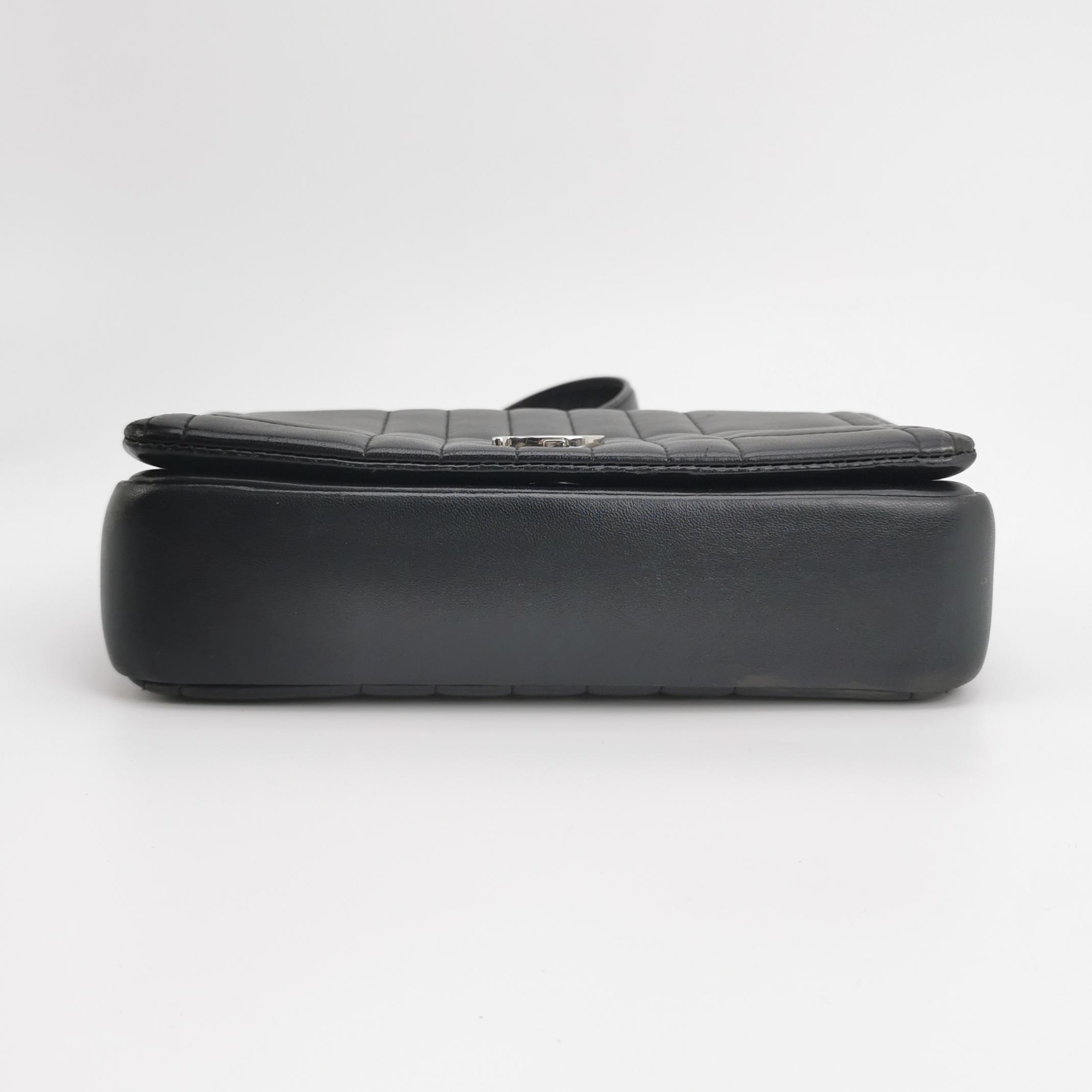 Burberry Lola Shoulder Bag Quilted Lambskin Small — photo 6 of 19