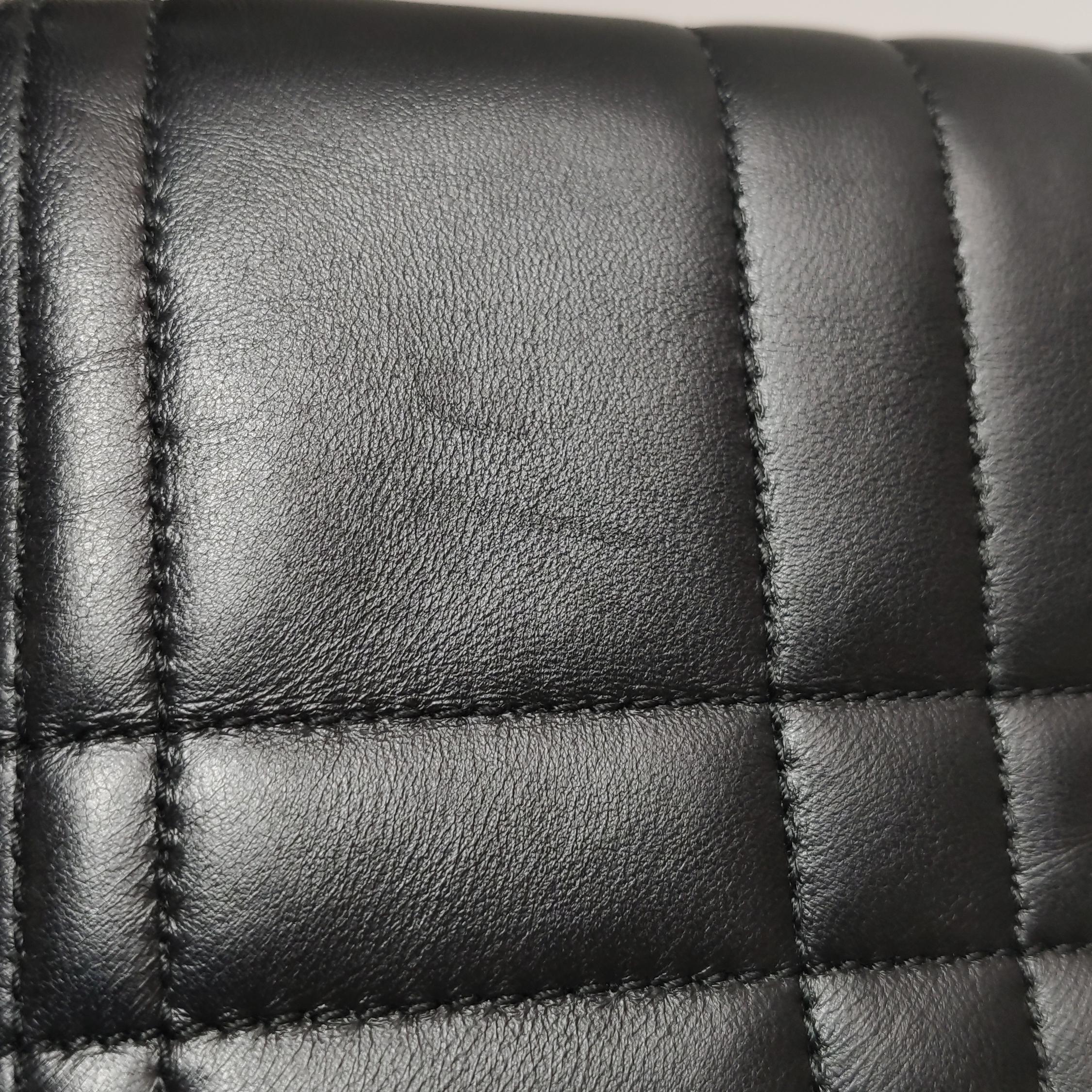 Burberry Lola Shoulder Bag Quilted Lambskin Small — photo 8 of 19