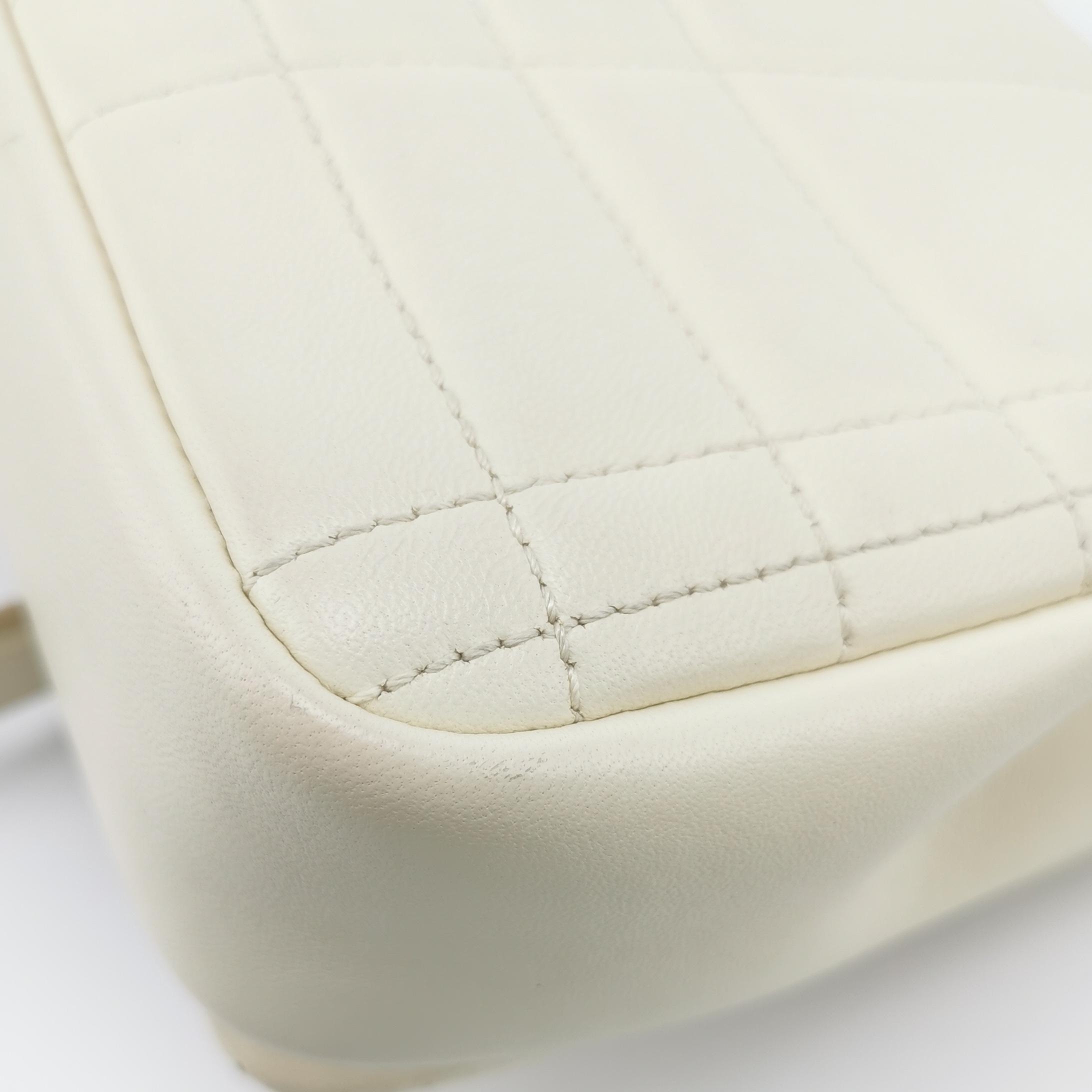 Burberry Lola Shoulder Bag Quilted Lambskin Small — photo 8 of 13