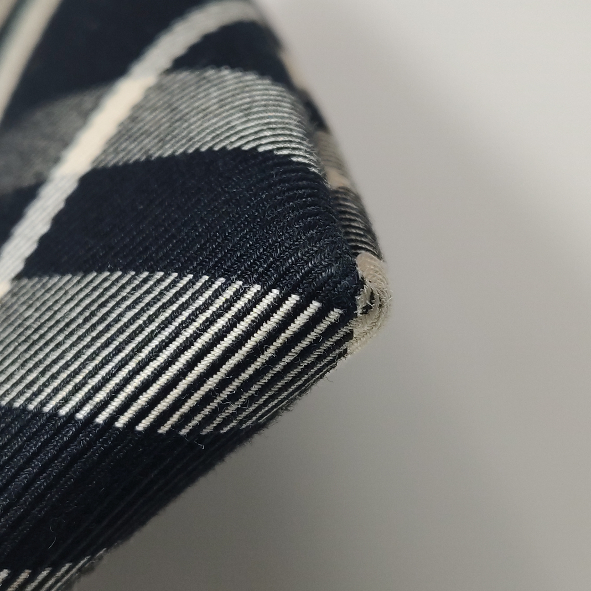 Burberry East-West Tote Vintage Check Canvas — photo 15 of 17