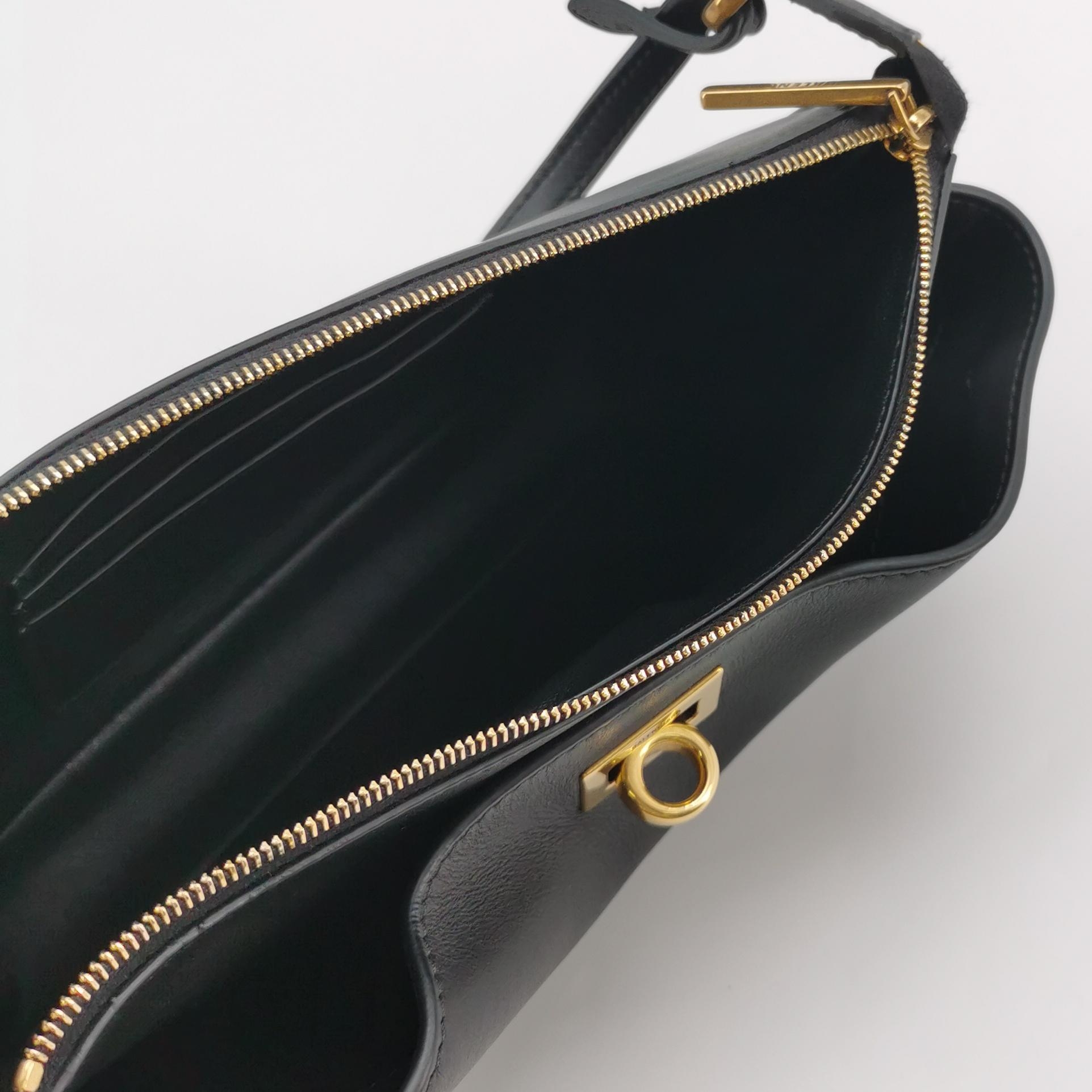 Balenciaga Rodeo Sling Pochette Shoulder Bag Leather — photo 8 of 14