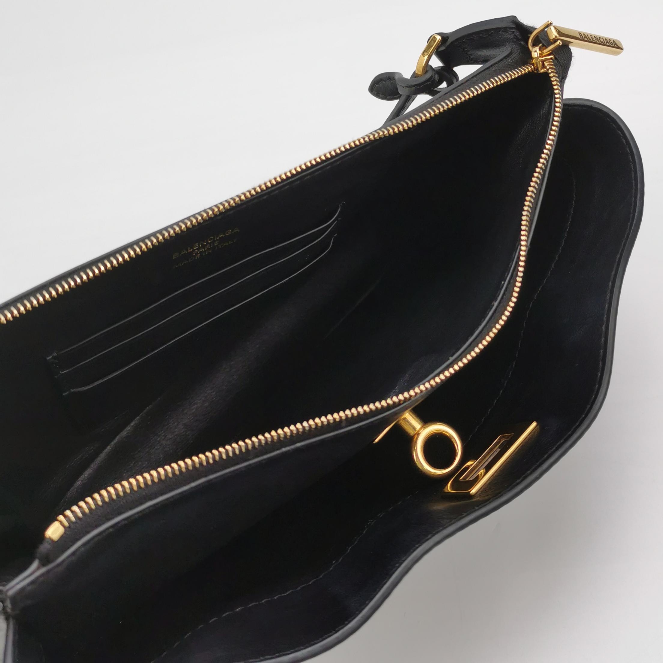 Balenciaga Rodeo Sling Pochette Shoulder Bag Leather — photo 7 of 15