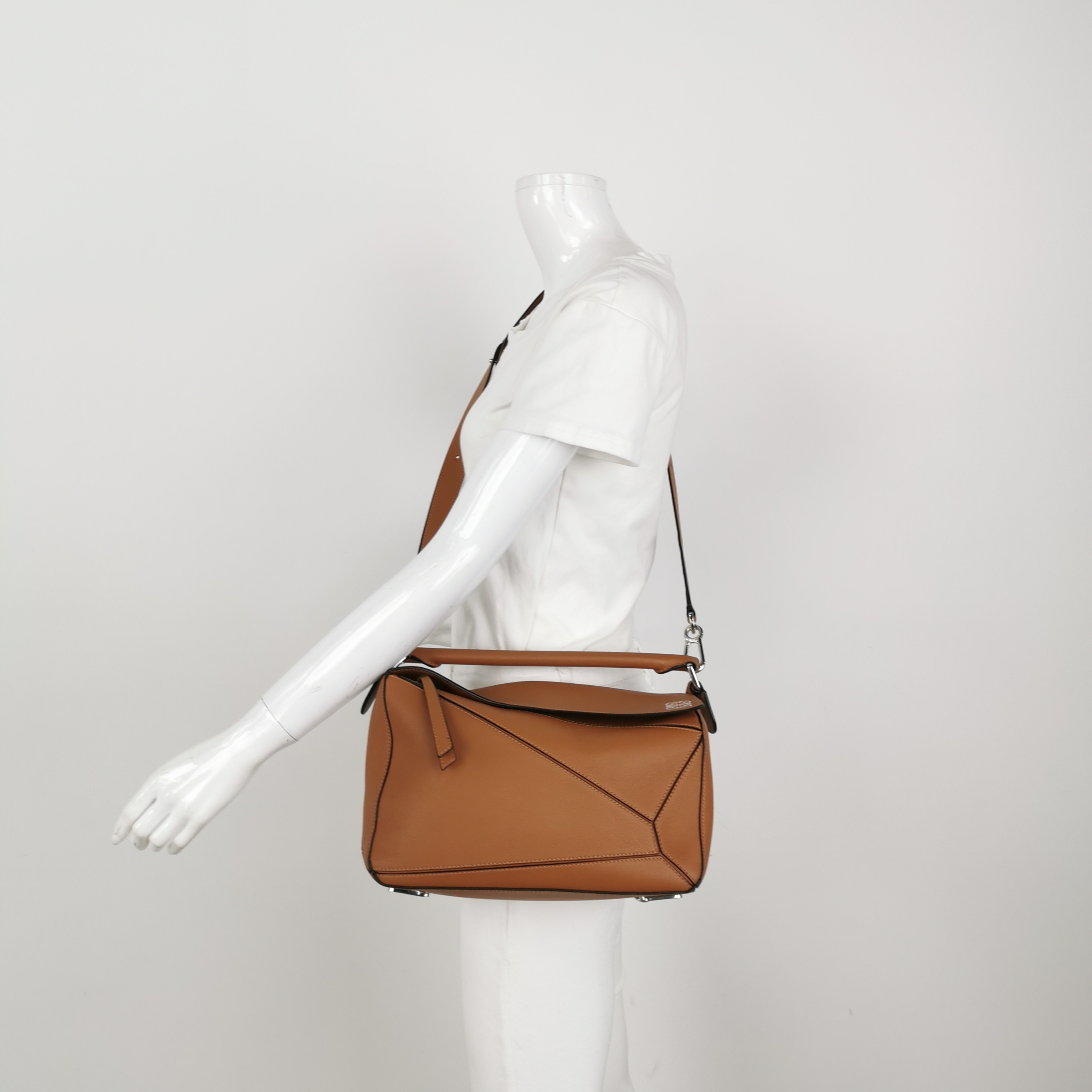 Loewe Puzzle Bag Leather Medium — alternate view