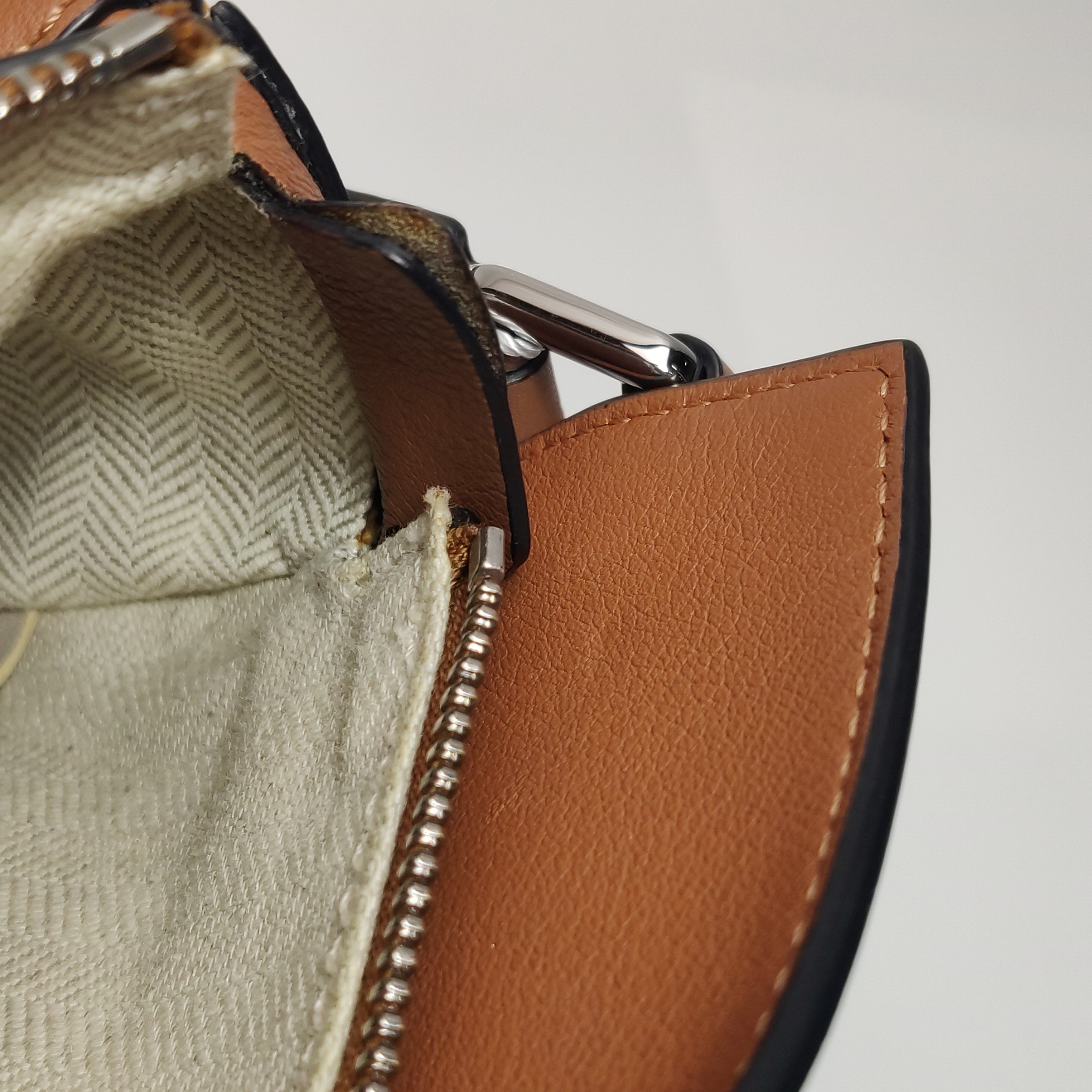 Loewe Puzzle Bag Leather Mini — photo 13 of 17