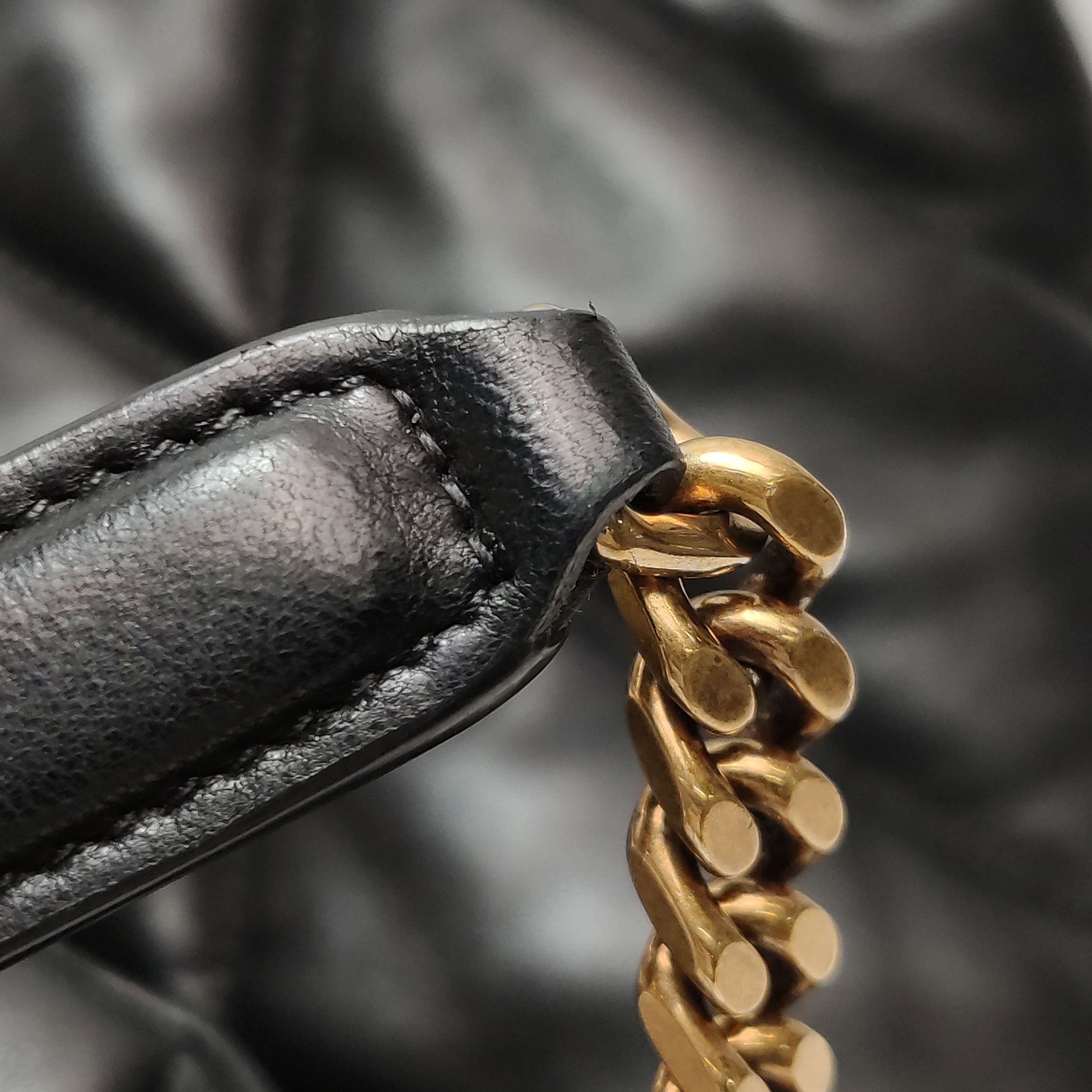 Saint Laurent(YSL) Loulou Puffer Shoulder Bag Quilted Leather Medium — photo 8 of 18