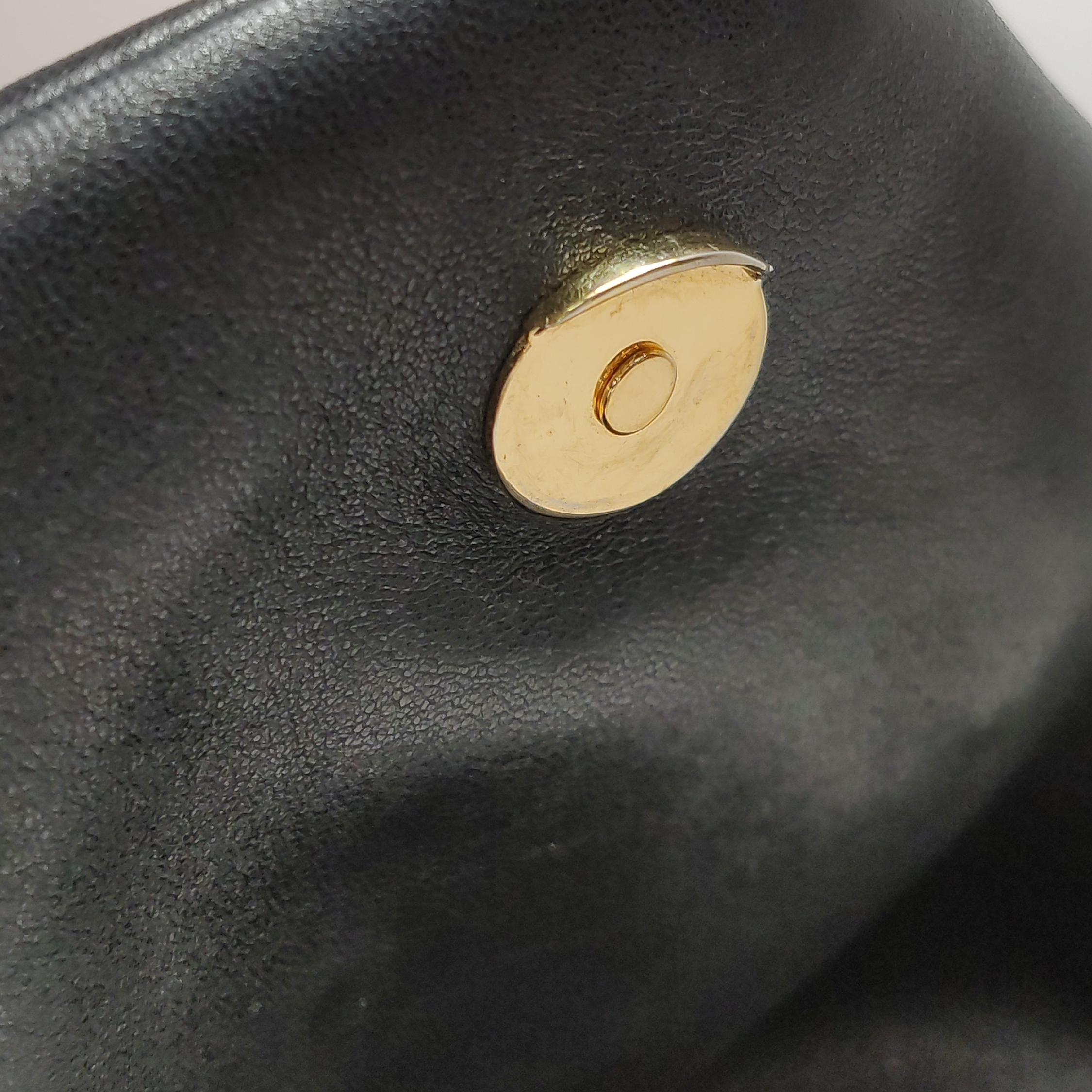 Saint Laurent(YSL) Loulou Puffer Shoulder Bag Quilted Leather Medium — photo 12 of 18