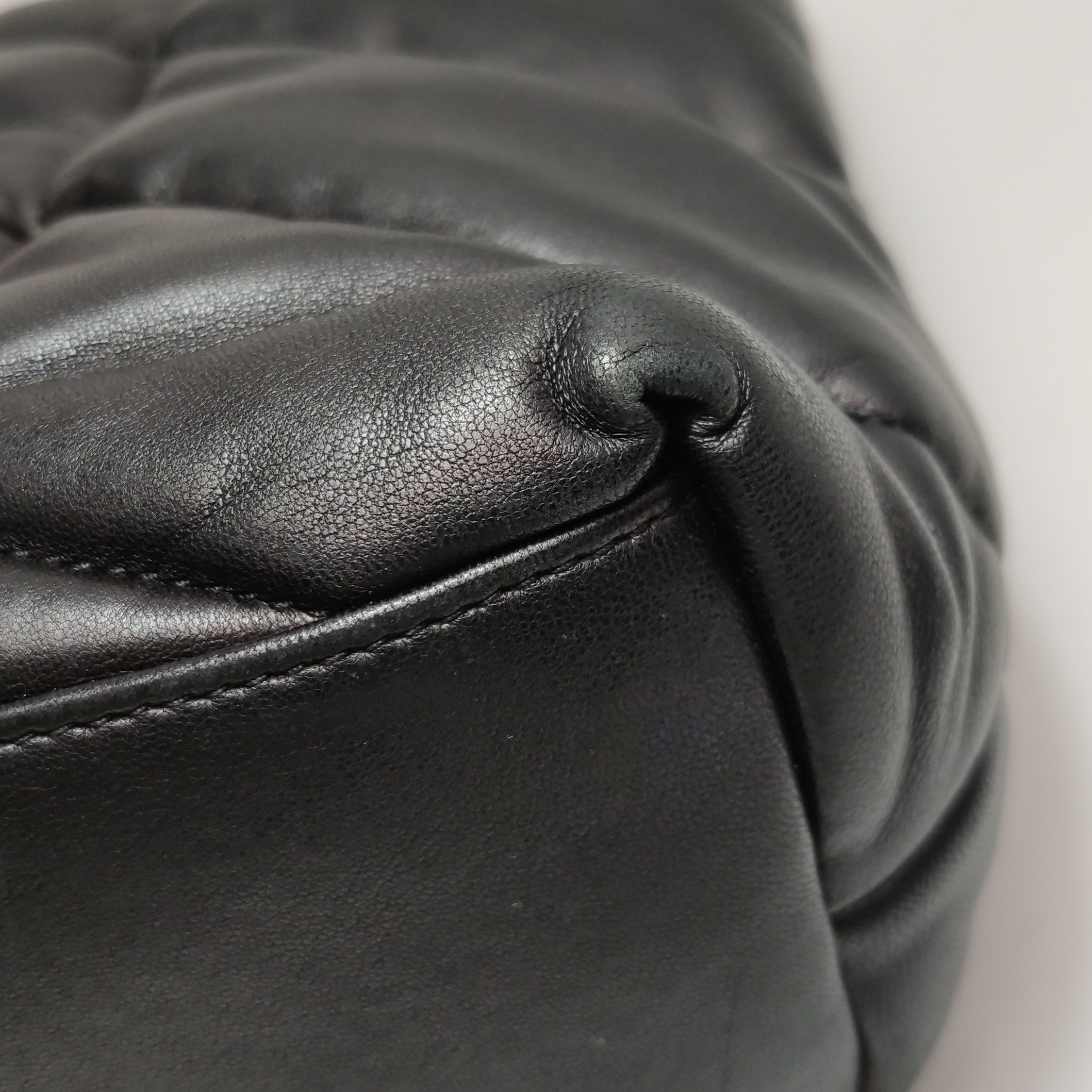 Saint Laurent(YSL) Loulou Puffer Shoulder Bag Quilted Leather Medium — photo 10 of 18
