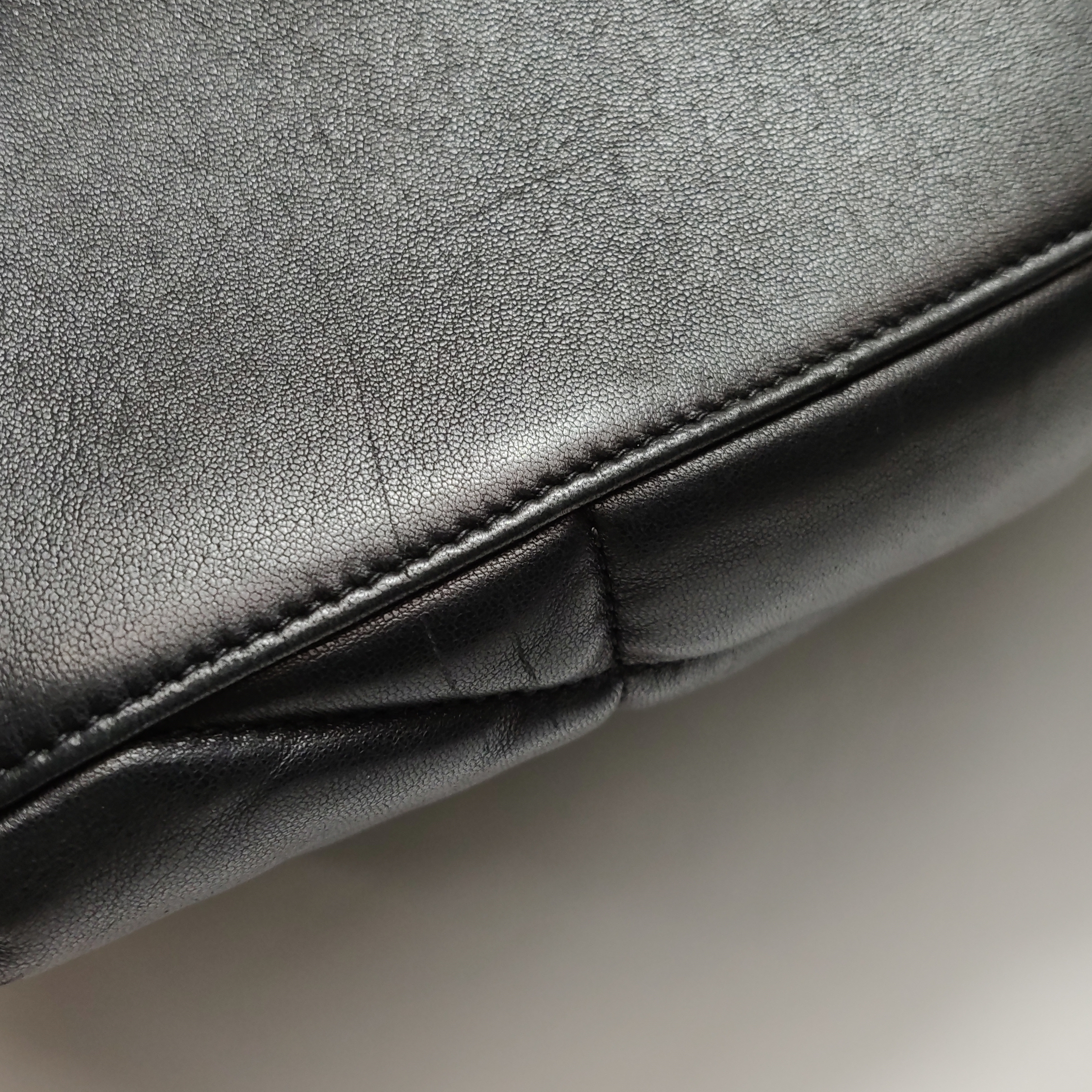 Saint Laurent(YSL) Loulou Puffer Shoulder Bag Quilted Leather Medium — photo 16 of 18