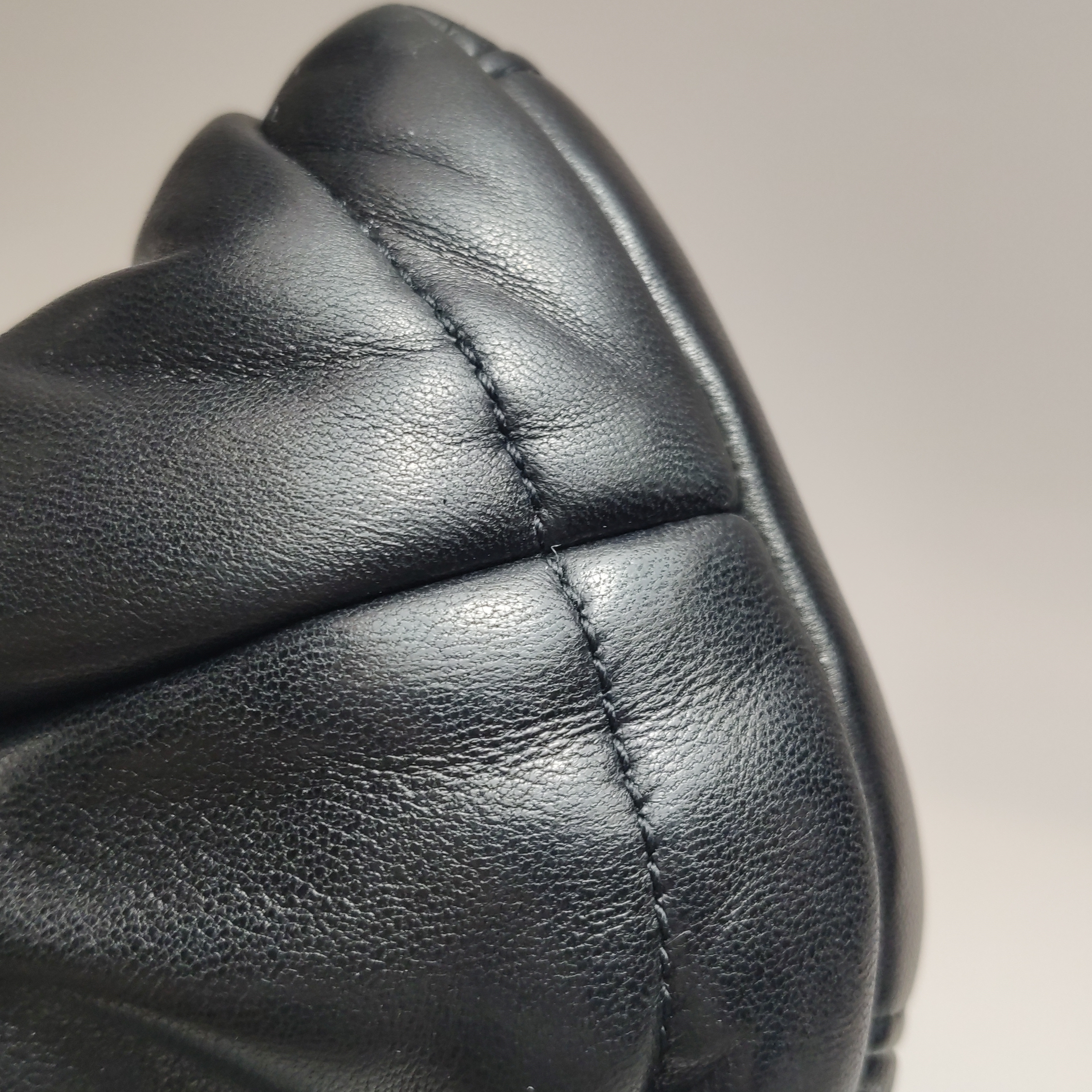 Saint Laurent(YSL) Loulou Puffer Shoulder Bag Quilted Leather Small — photo 14 of 19