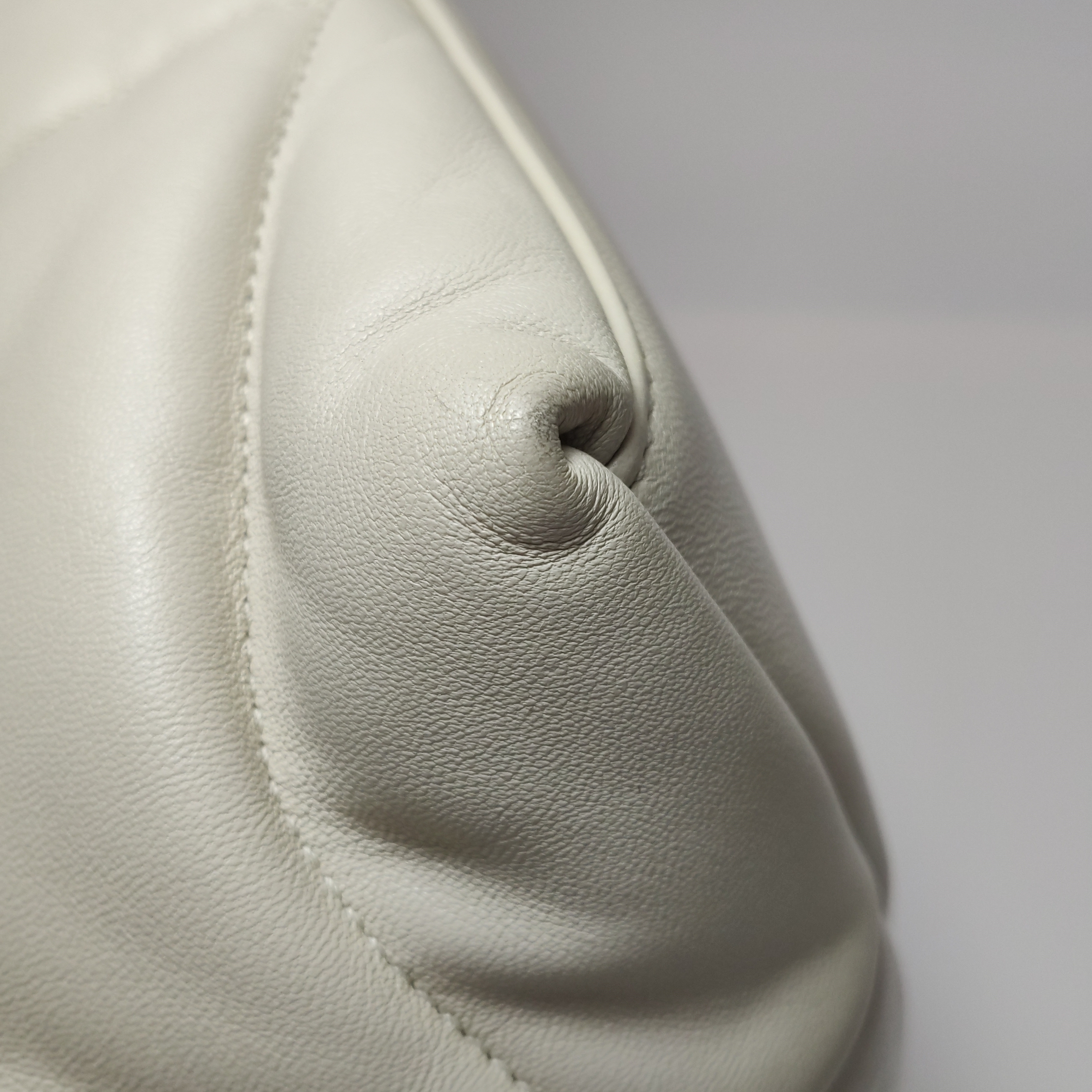 Saint Laurent(YSL) Loulou Puffer Shoulder Bag Quilted Leather Medium — photo 11 of 15