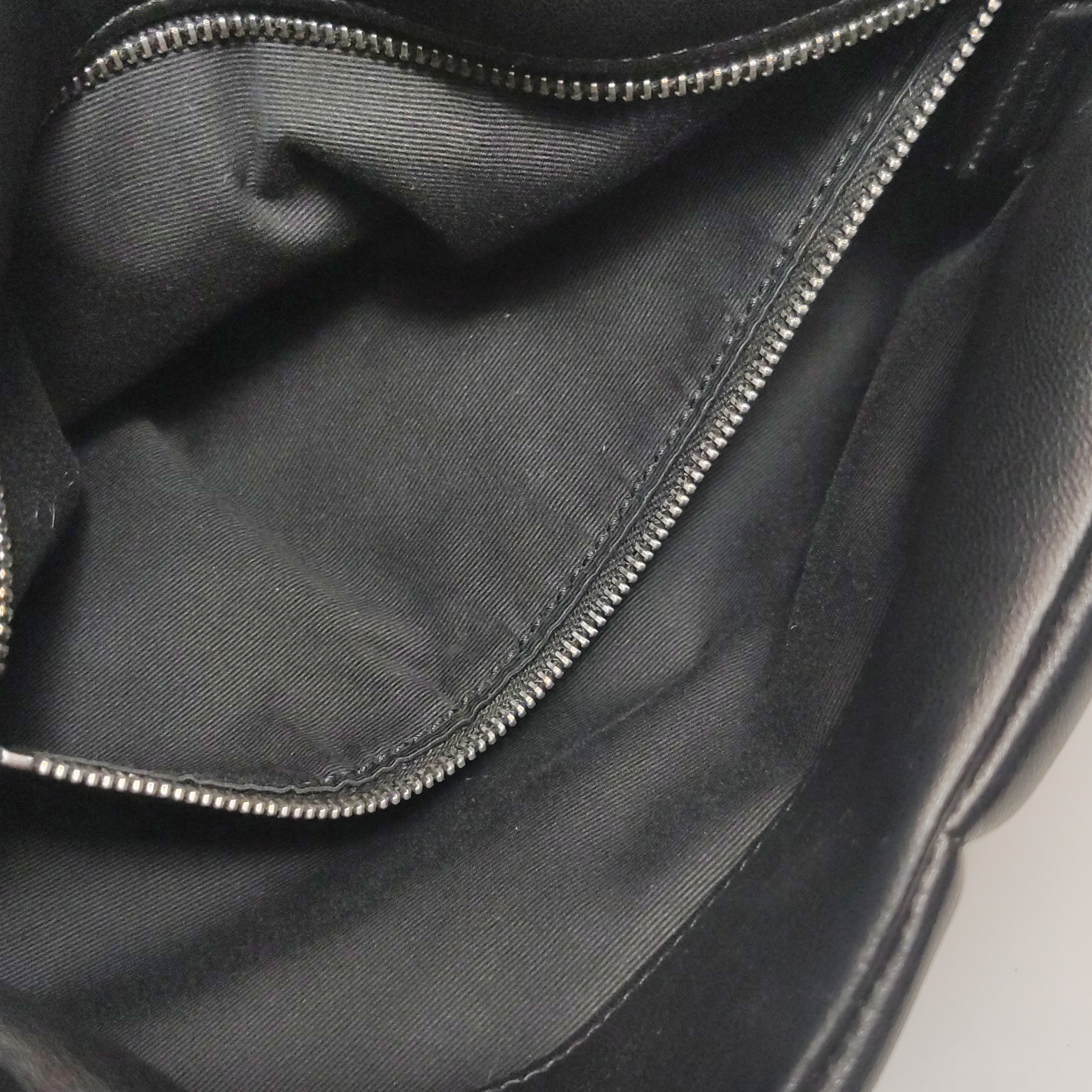 Saint Laurent(YSL) Loulou Puffer Shoulder Bag Quilted Leather Medium — photo 8 of 13
