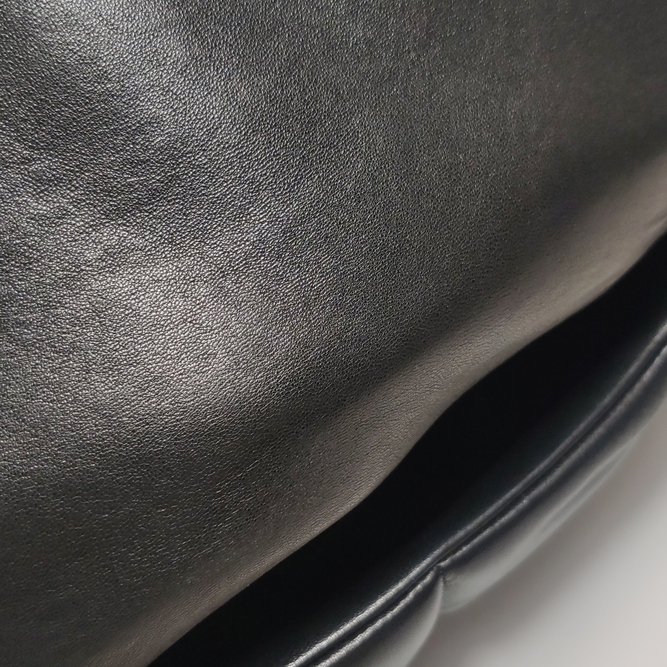 Saint Laurent(YSL) Loulou Puffer Shoulder Bag Quilted Leather Medium — photo 10 of 13