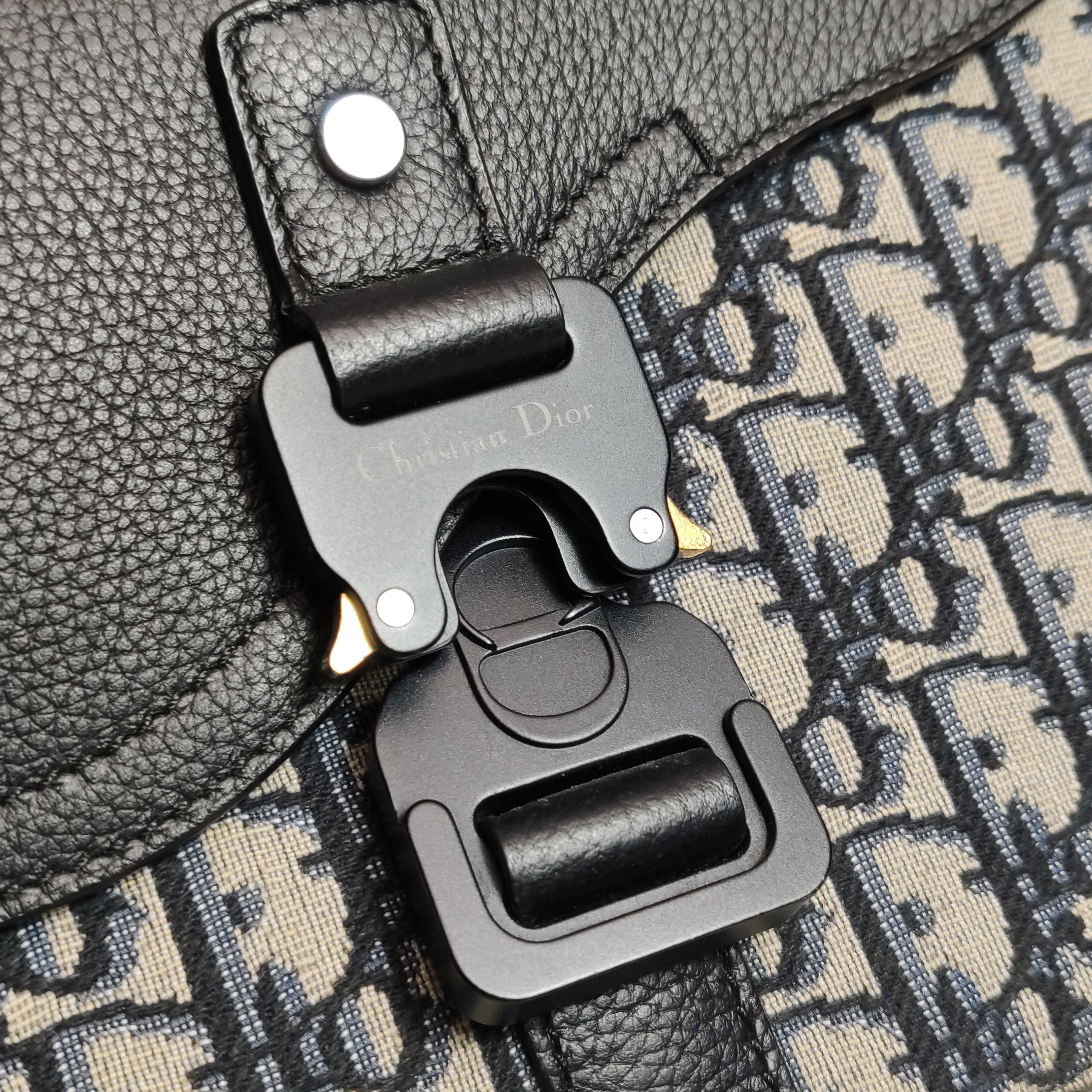 Christian Dior Saddle Buckle Flap Messenger Bag Oblique Canvas and Leather Small — photo 13 of 18