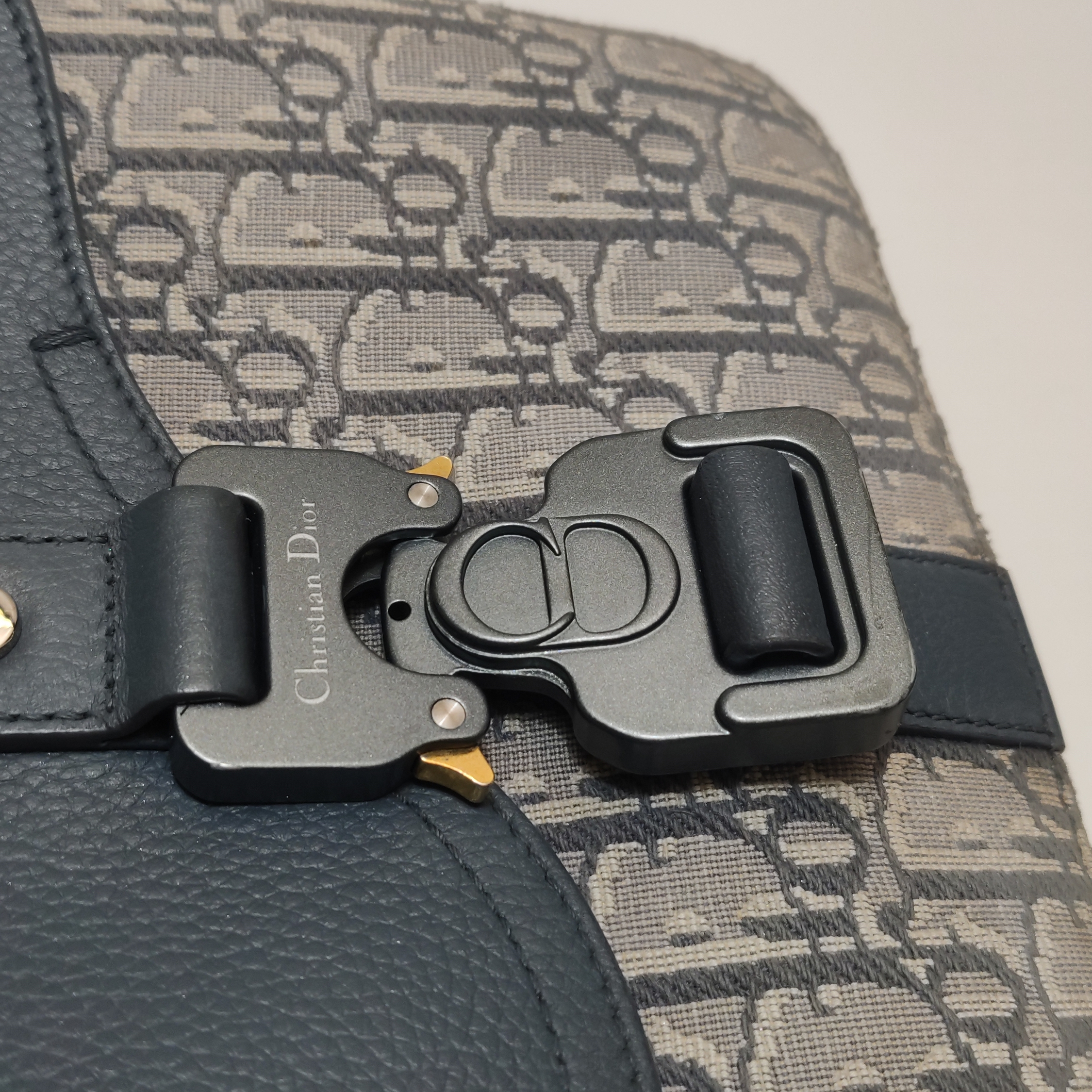 Christian Dior Saddle Buckle Flap Messenger Bag Oblique Canvas and Leather Small — photo 8 of 16