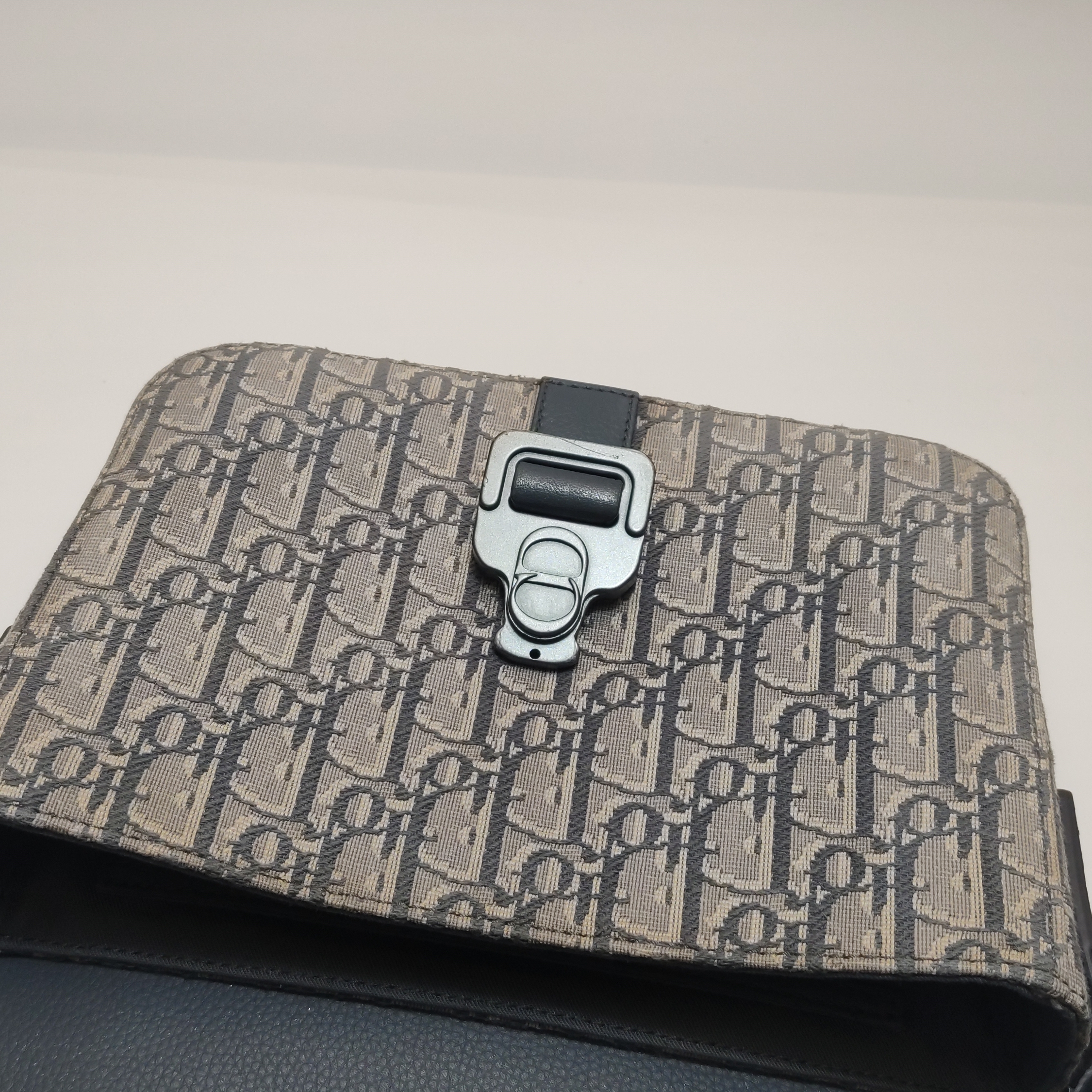 Christian Dior Saddle Buckle Flap Messenger Bag Oblique Canvas and Leather Small — photo 9 of 16