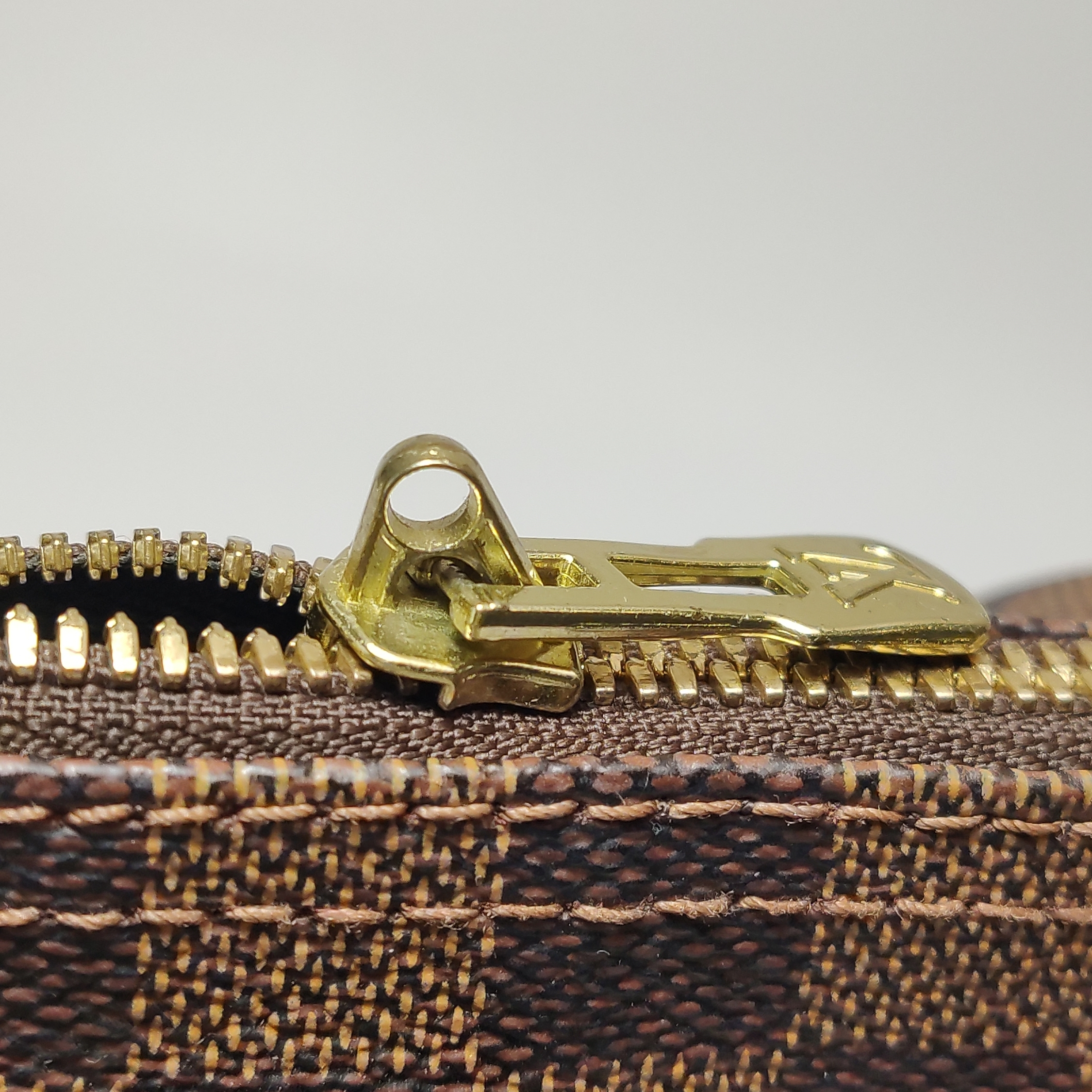 Louis Vuitton(LV) Speedy Bandouliere Bag Damier 25 — photo 12 of 13