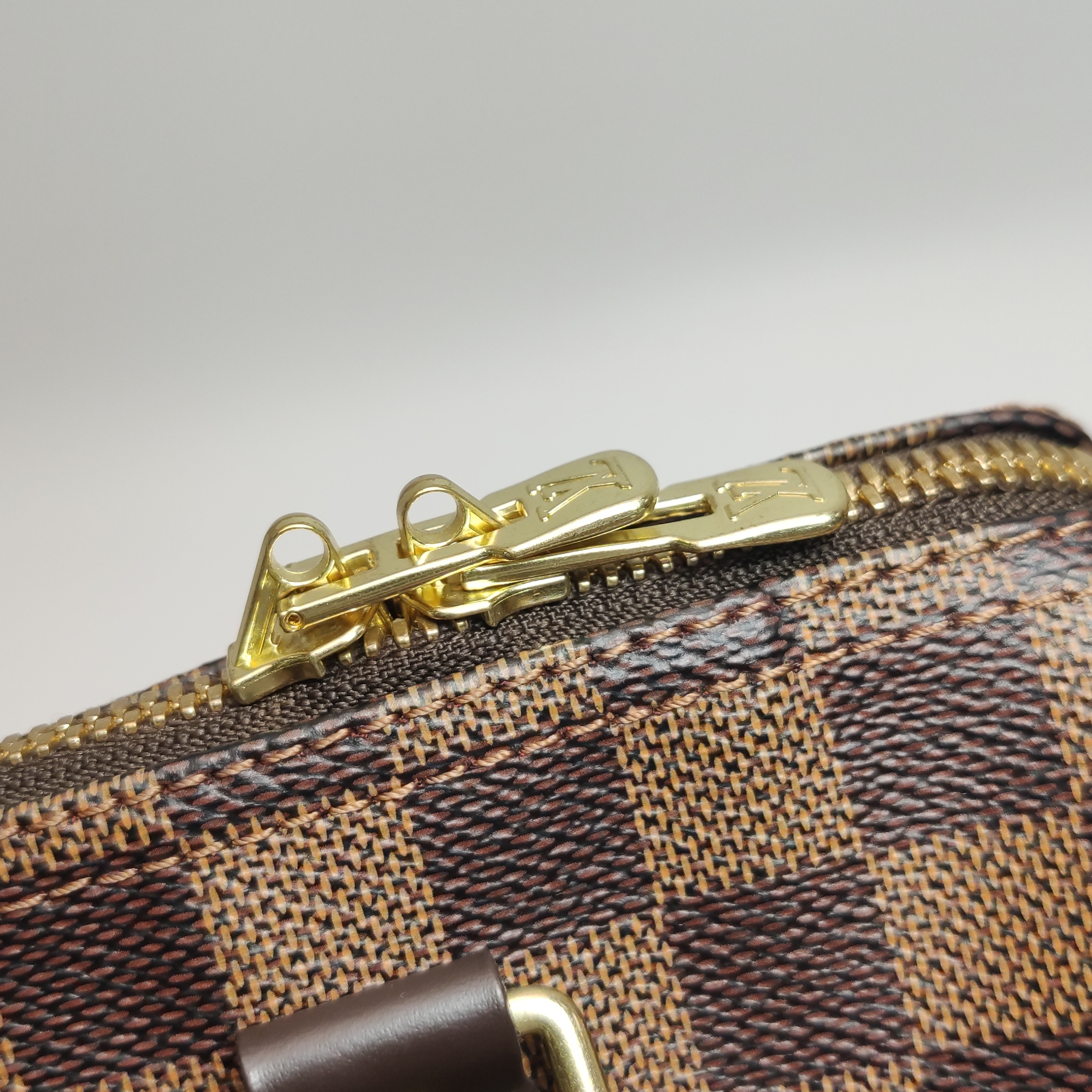 Louis Vuitton(LV) Speedy Bandouliere Bag Damier 25 — photo 14 of 16