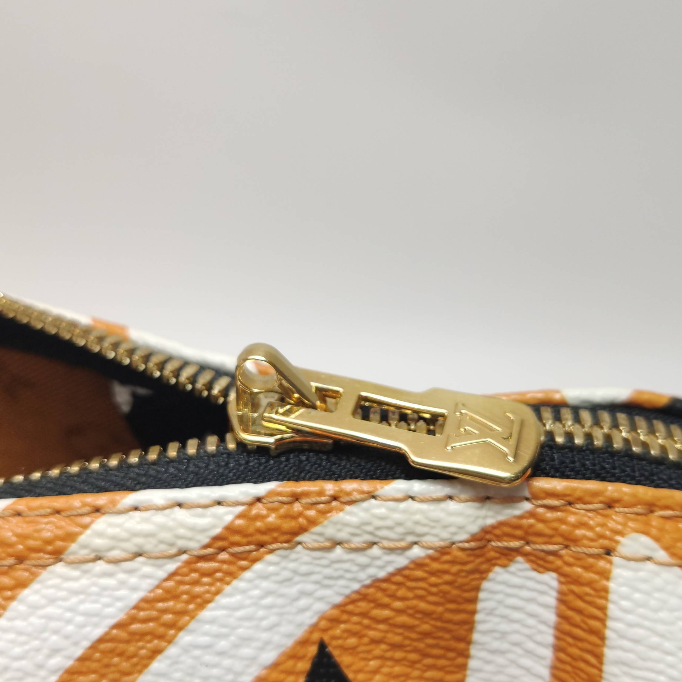 Louis Vuitton(LV) Speedy Bandouliere Bag Damier 25 — photo 12 of 18