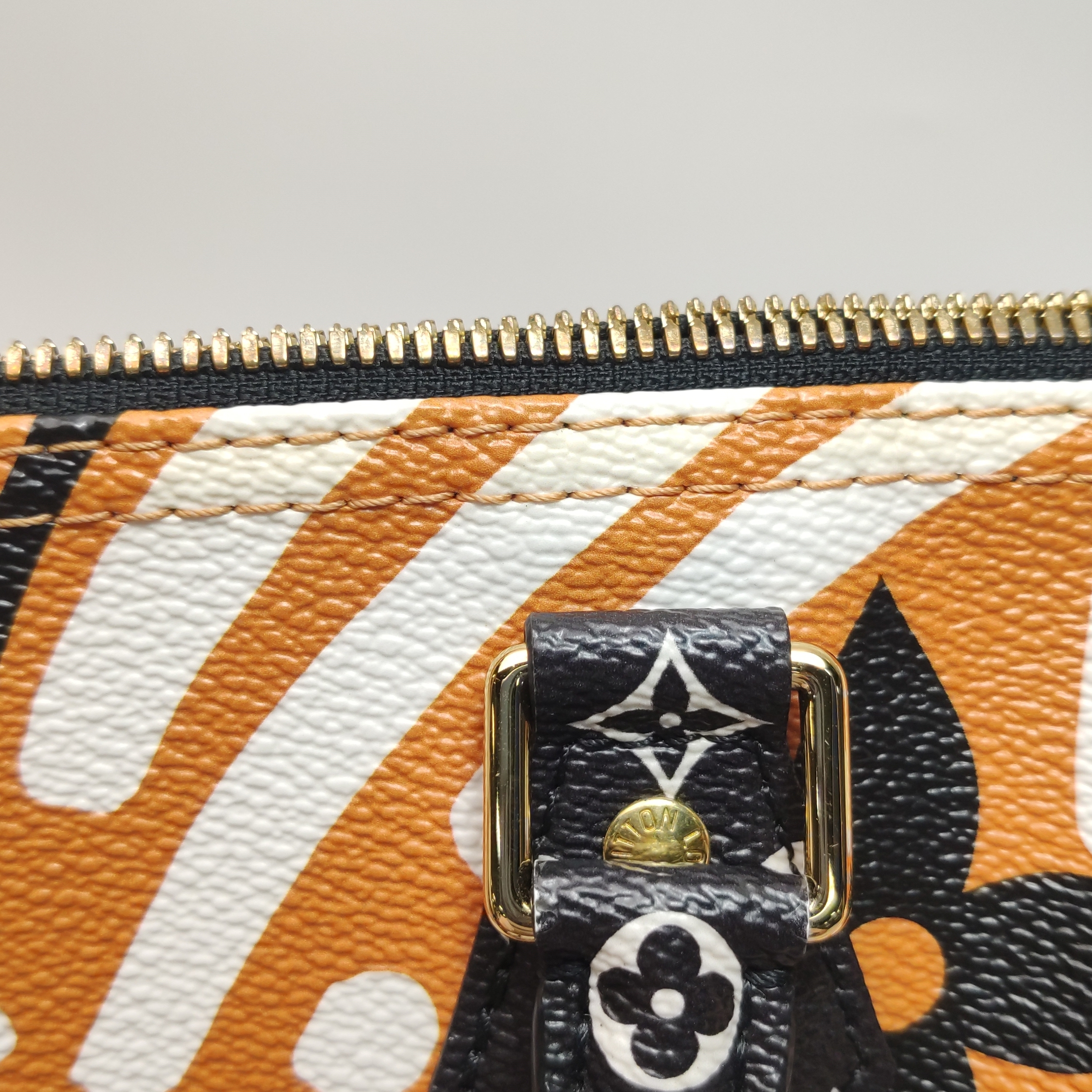 Louis Vuitton(LV) Speedy Bandouliere Bag Damier 25 — photo 15 of 18