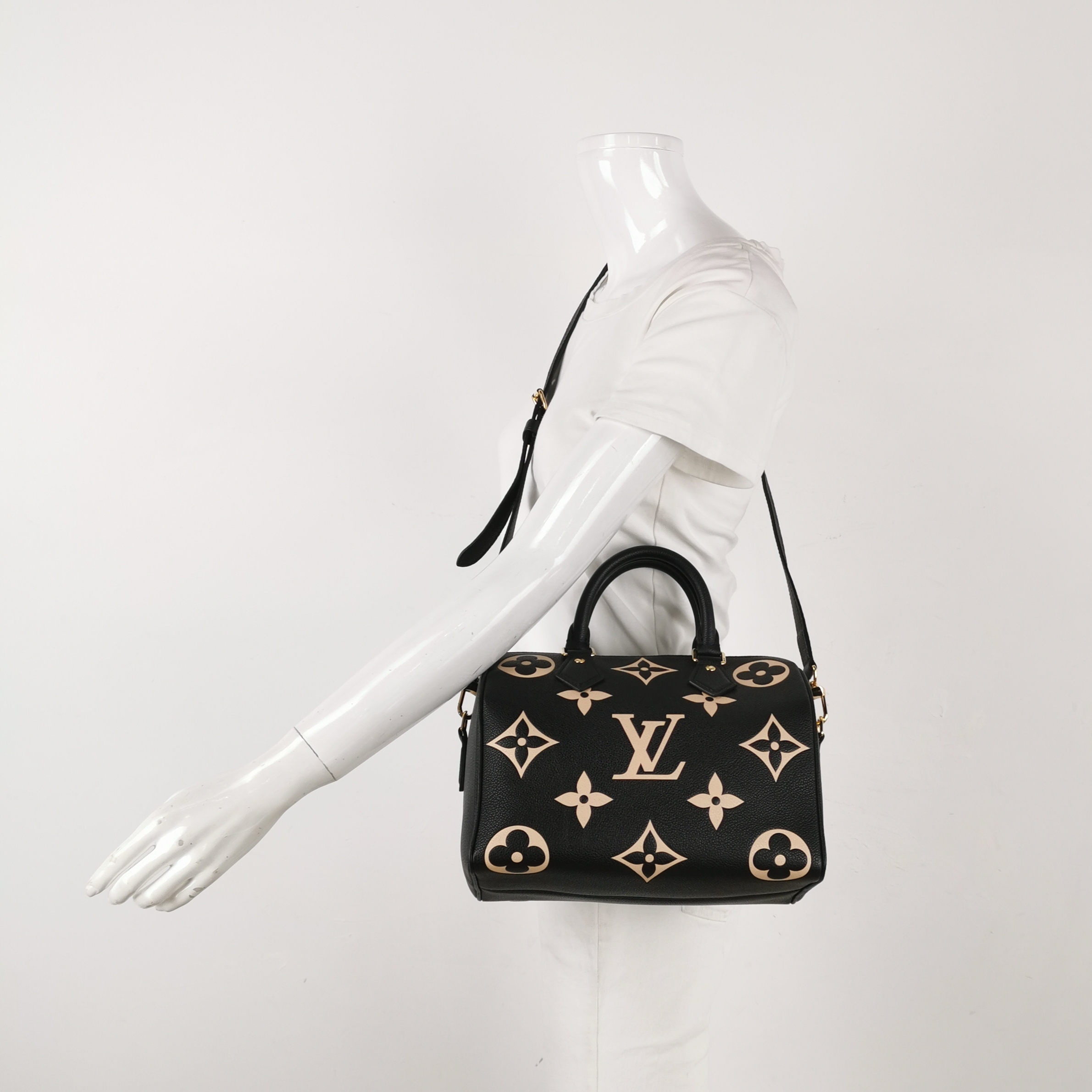 Louis Vuitton(LV) Speedy Bandouliere Bag Bicolor Monogram Empreinte Giant 25 — alternate view