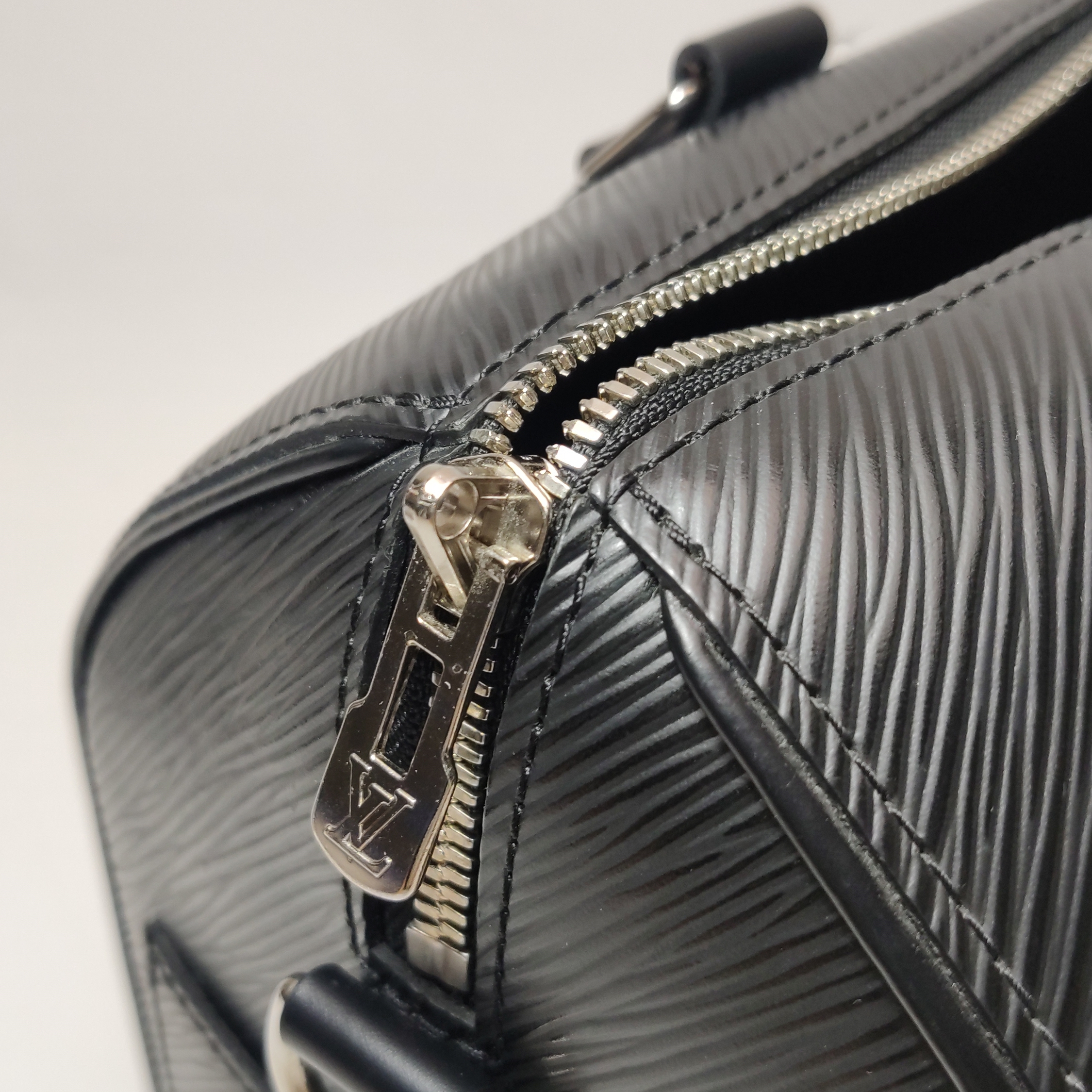 Louis Vuitton(LV) Speedy Bandouliere Bag Damier 25 — photo 18 of 18