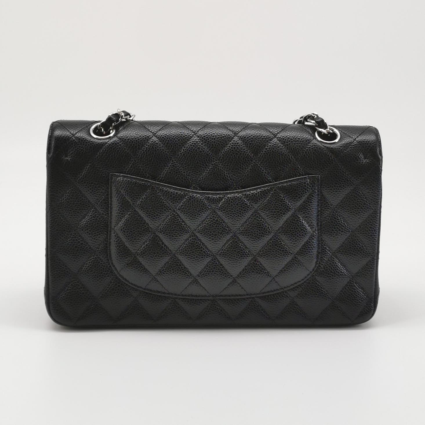 Chanel Classic Double Flap Bag Quilted Caviar Medium — photo 5 of 16