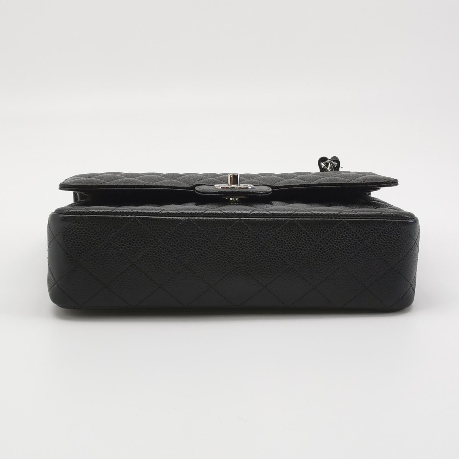 Chanel Classic Double Flap Bag Quilted Caviar Medium — photo 6 of 16