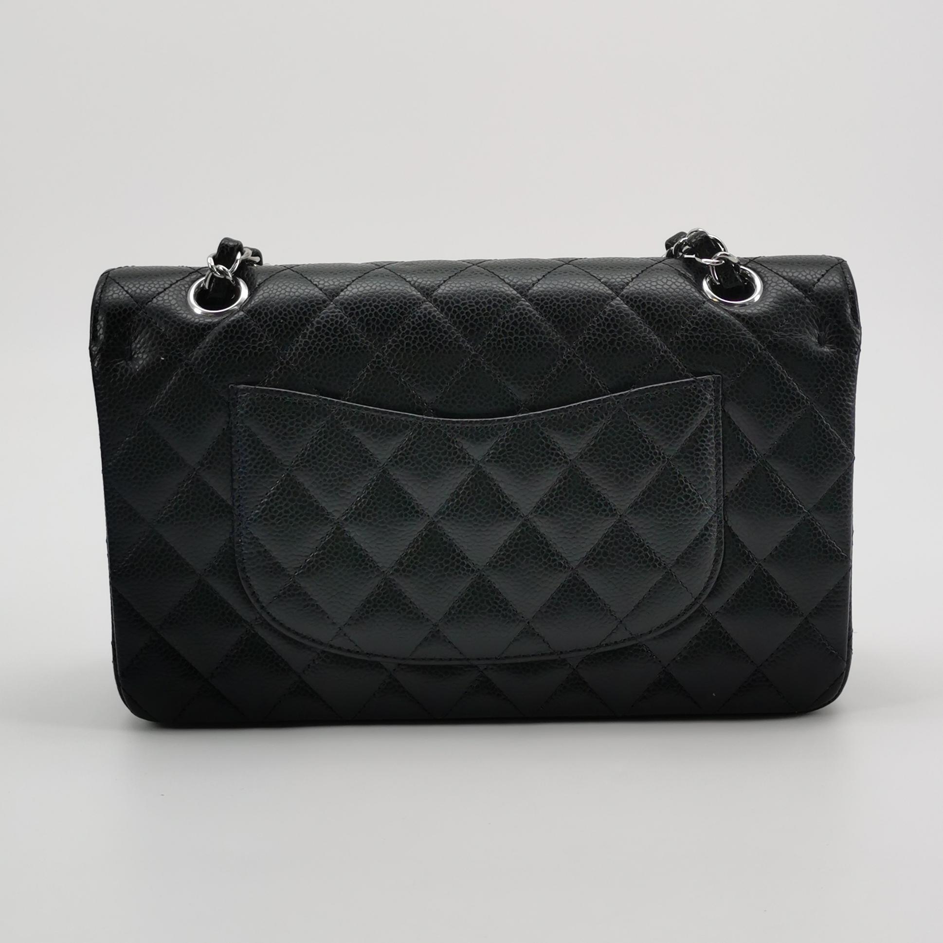 Chanel Classic Double Flap Bag Quilted Caviar Medium — photo 5 of 11