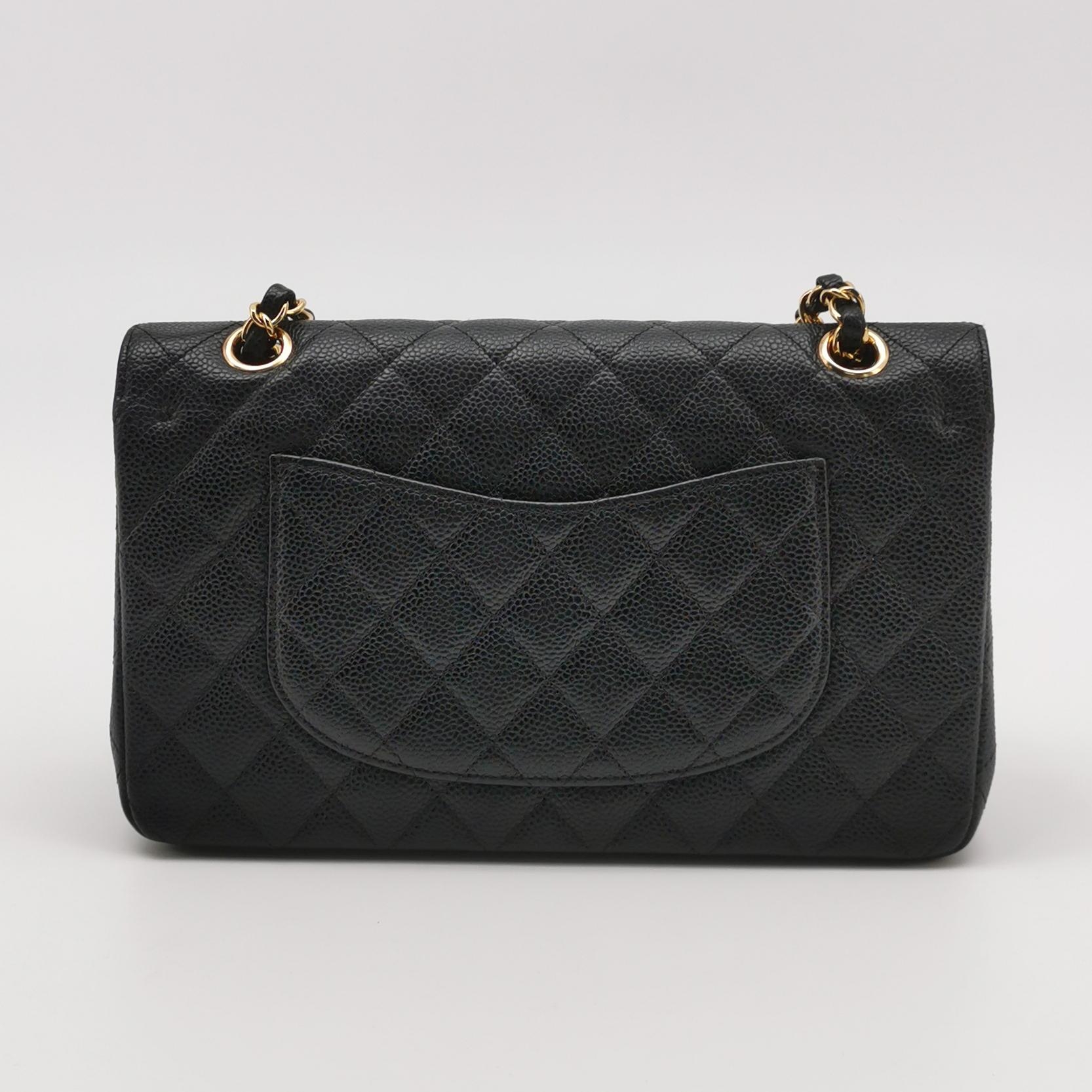 Chanel Classic Double Flap Bag Quilted Caviar Medium — photo 5 of 16