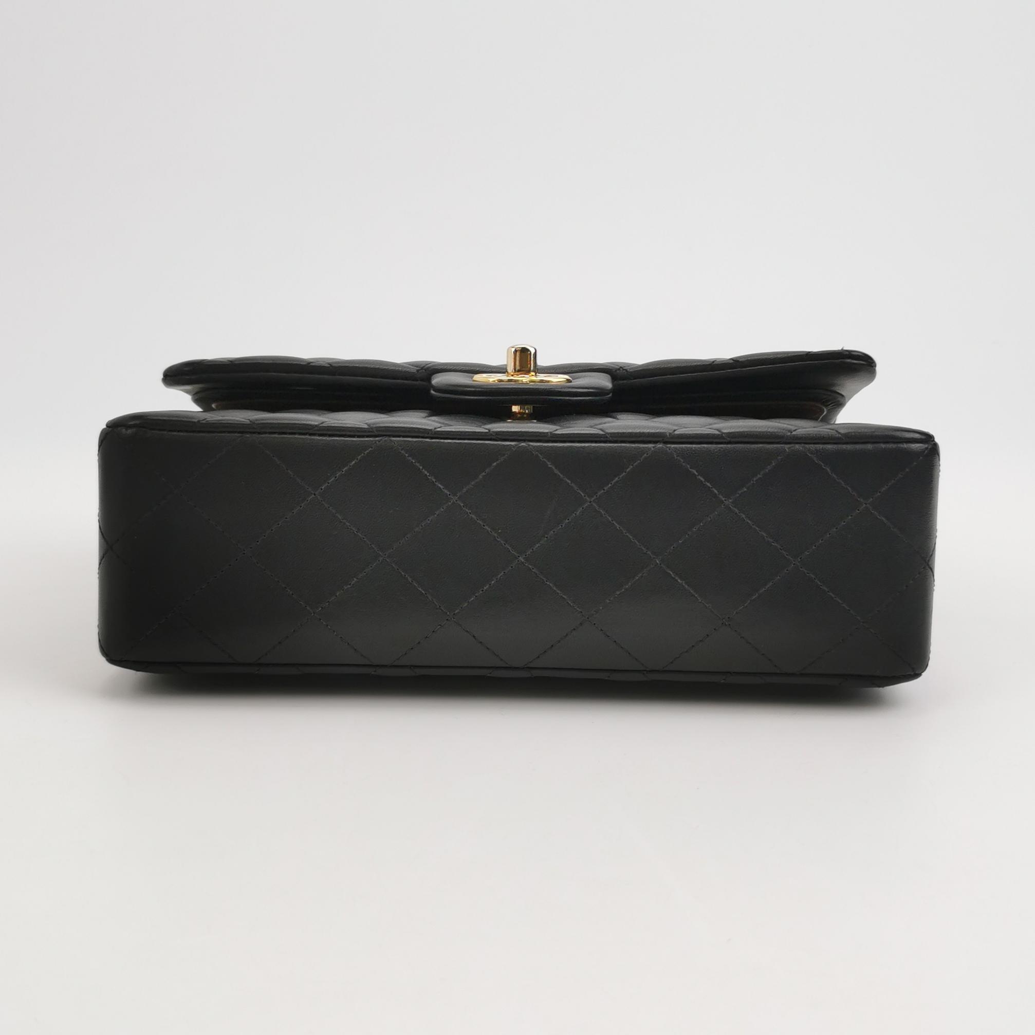 Chanel Classic Single Flap Bag Quilted Lambskin Small — photo 6 of 20