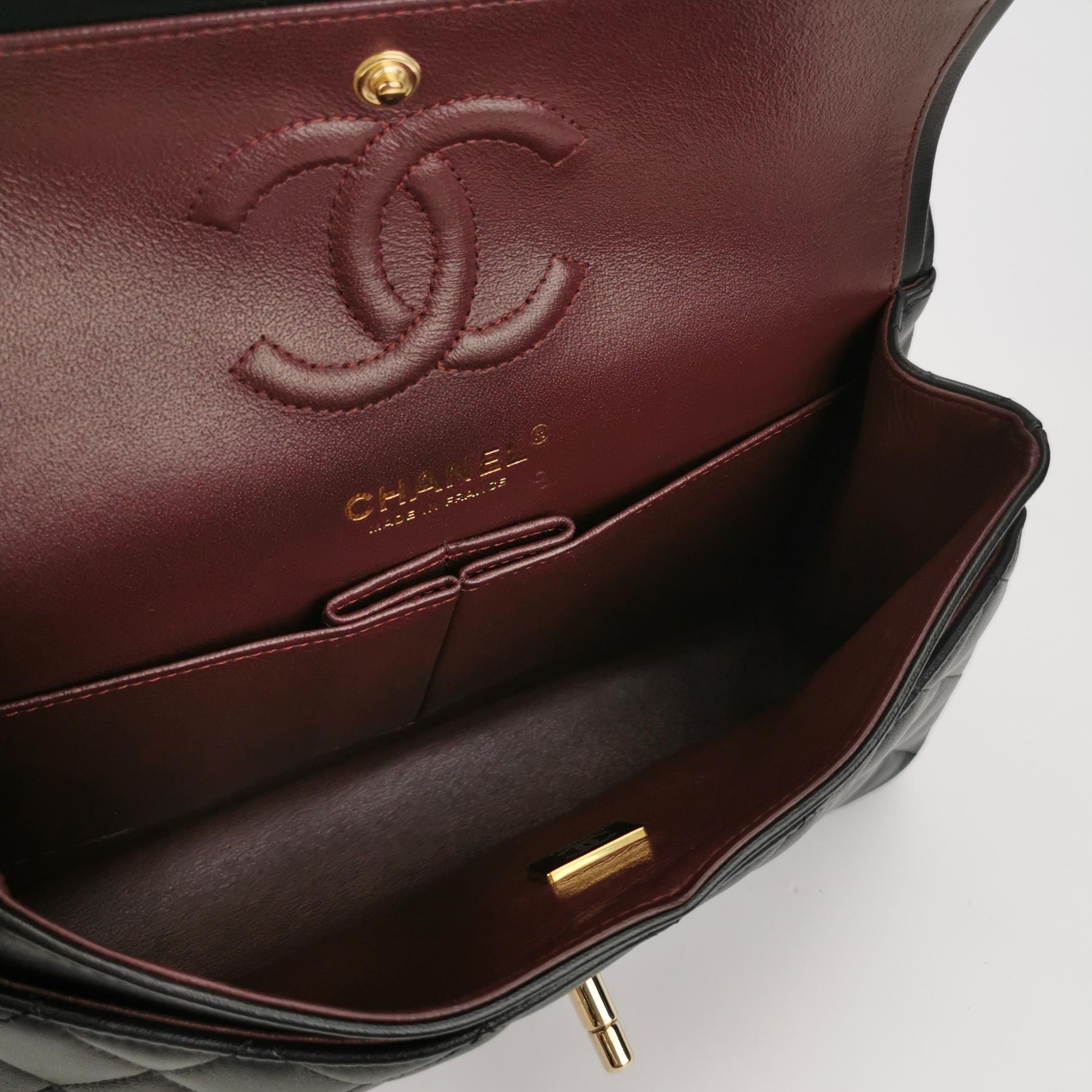 Chanel Classic Single Flap Bag Quilted Lambskin Small — photo 7 of 20