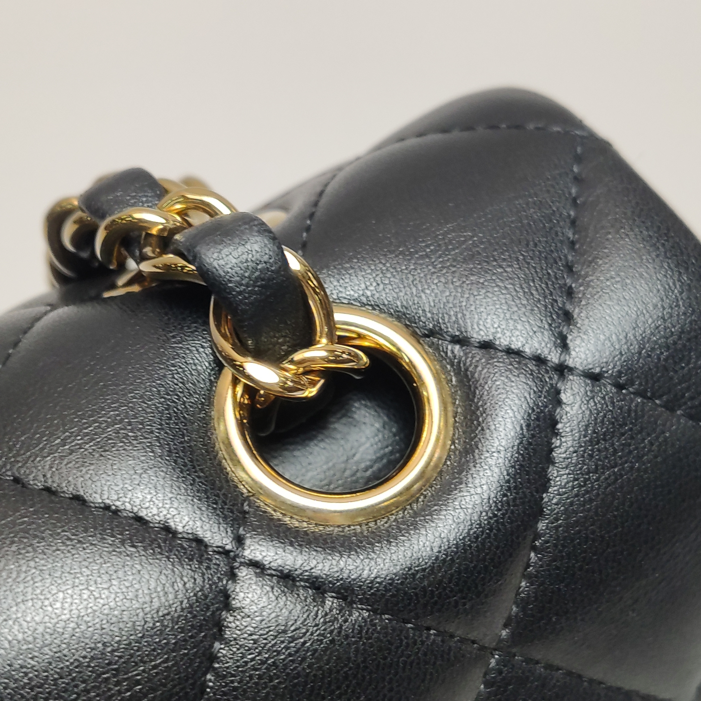 Chanel Classic Single Flap Bag Quilted Lambskin Small — photo 14 of 20