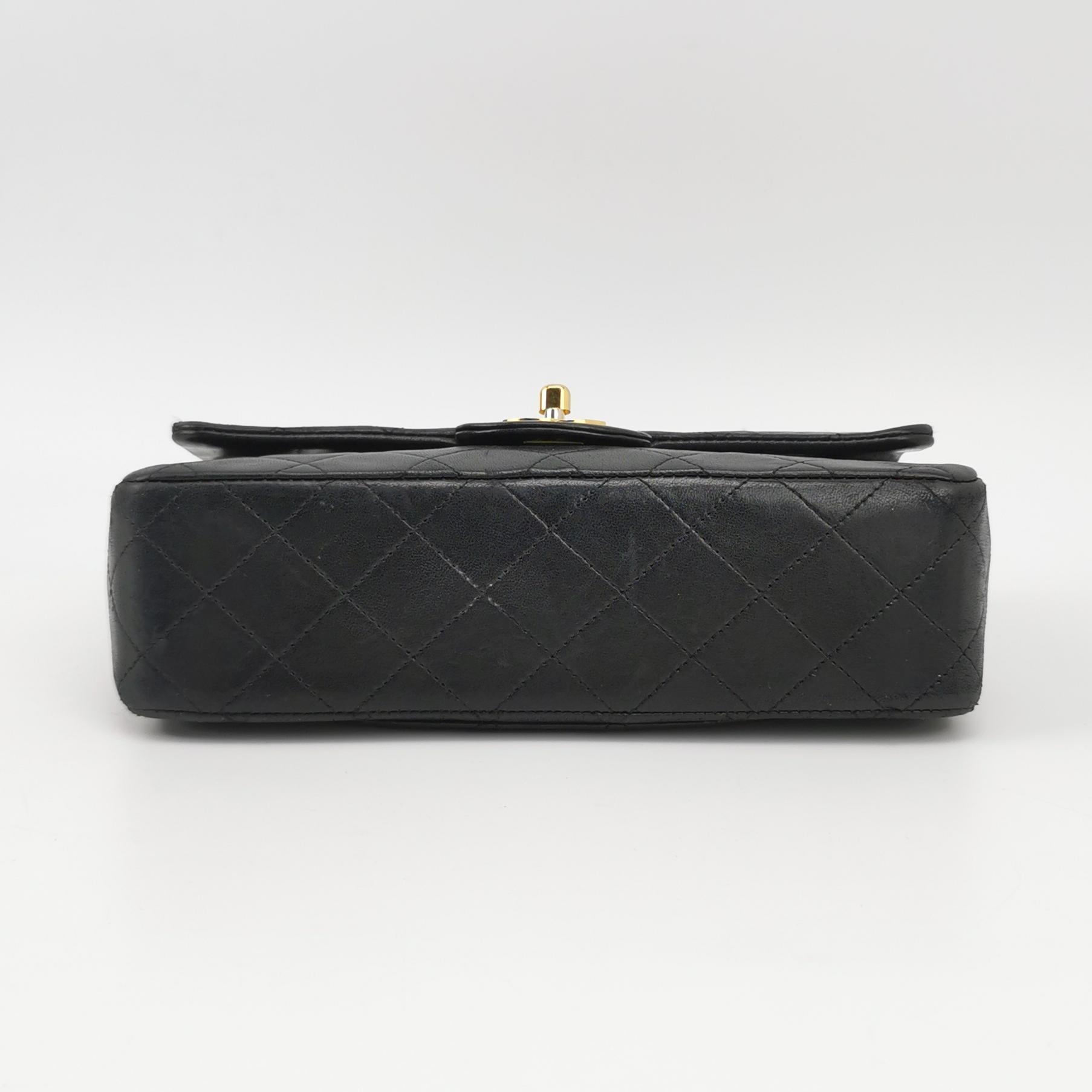 Chanel Classic Single Flap Bag Quilted Lambskin Small — photo 5 of 16