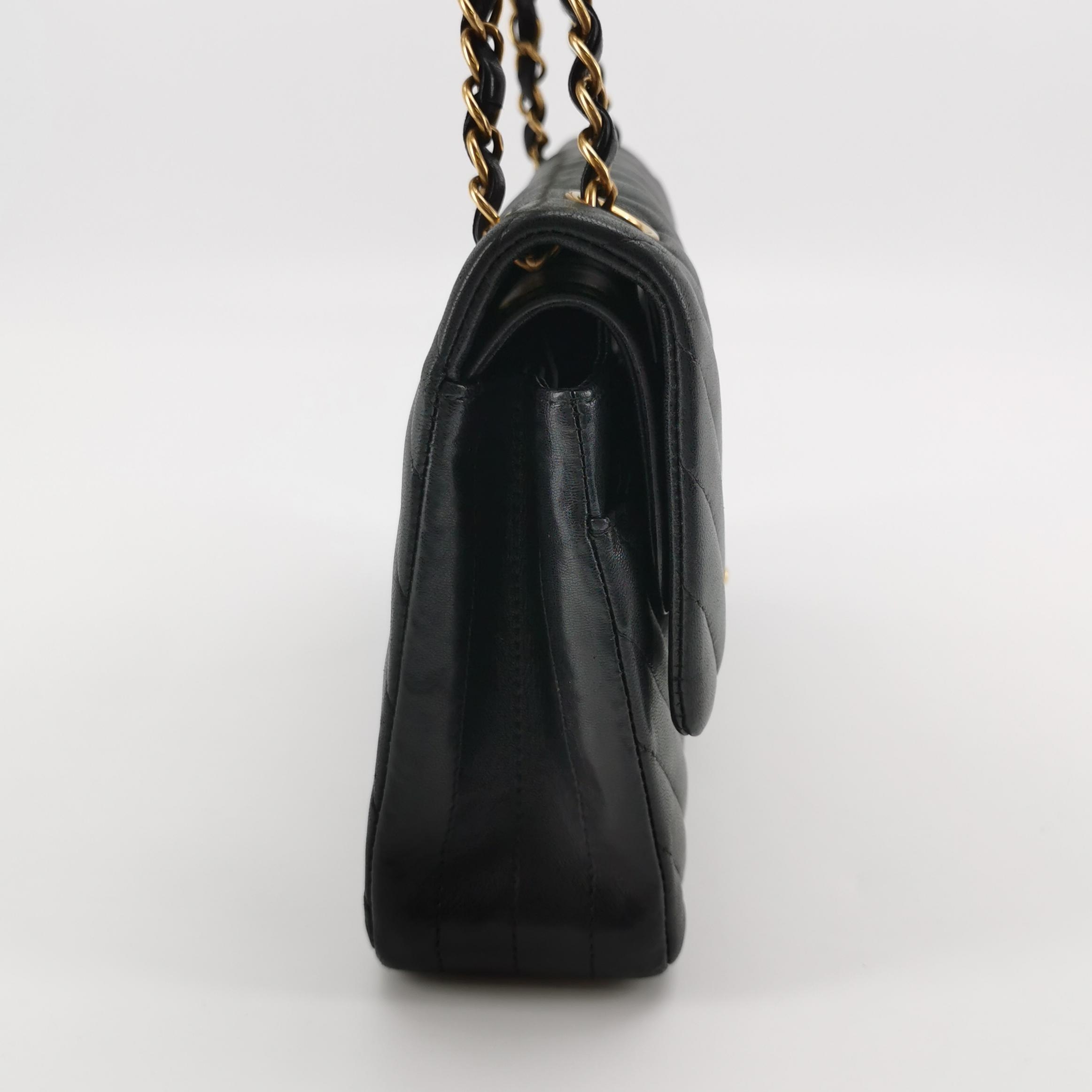 Chanel Classic Double Flap Bag Chevron Lambskin Medium — photo 4 of 23