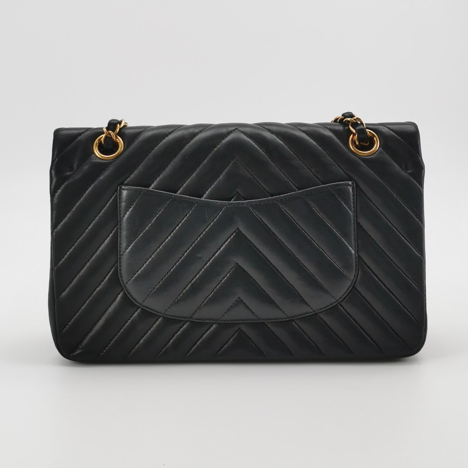 Chanel Classic Double Flap Bag Chevron Lambskin Medium — photo 5 of 23