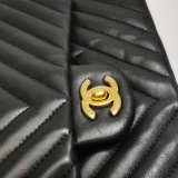 Chanel Classic Double Flap Bag Chevron Lambskin Medium — thumbnail 15