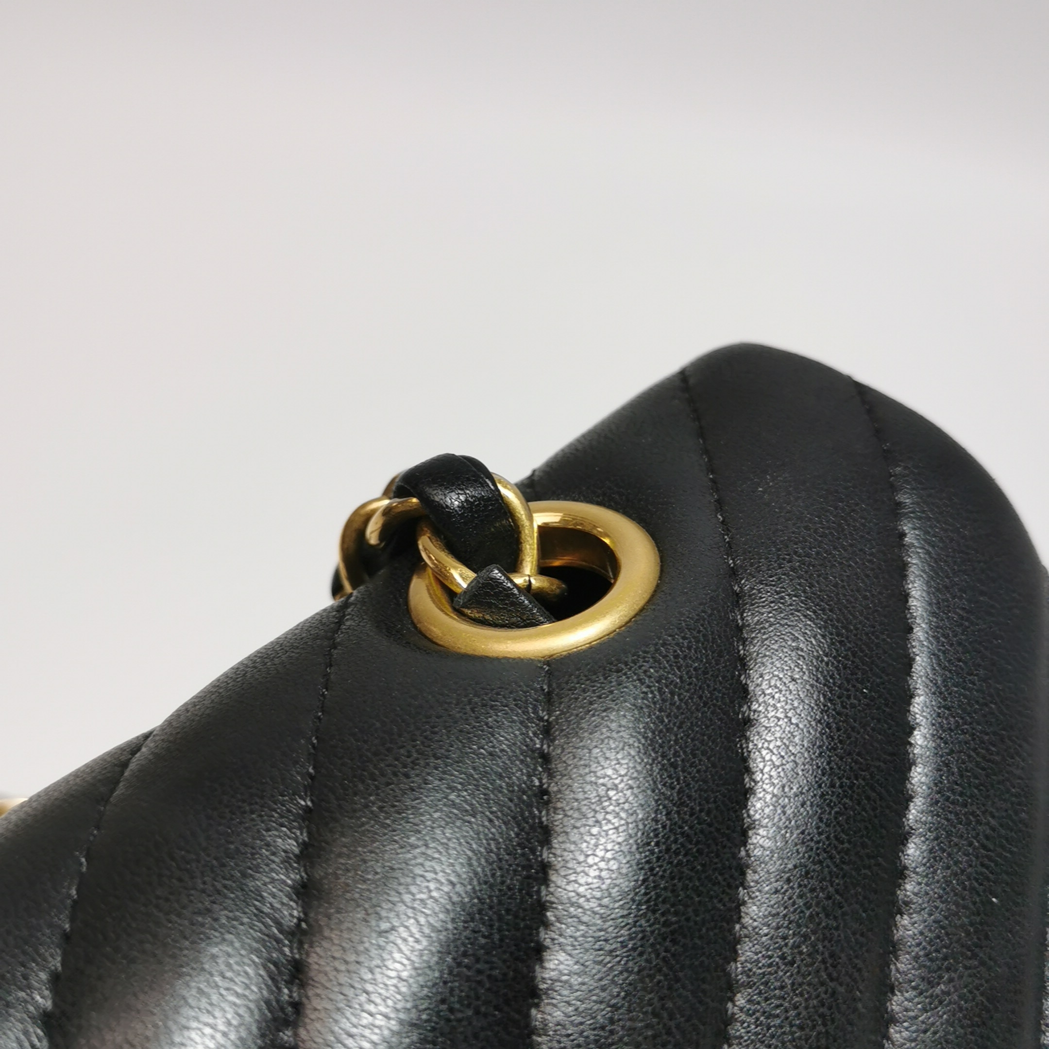 Chanel Classic Double Flap Bag Chevron Lambskin Medium — photo 9 of 23