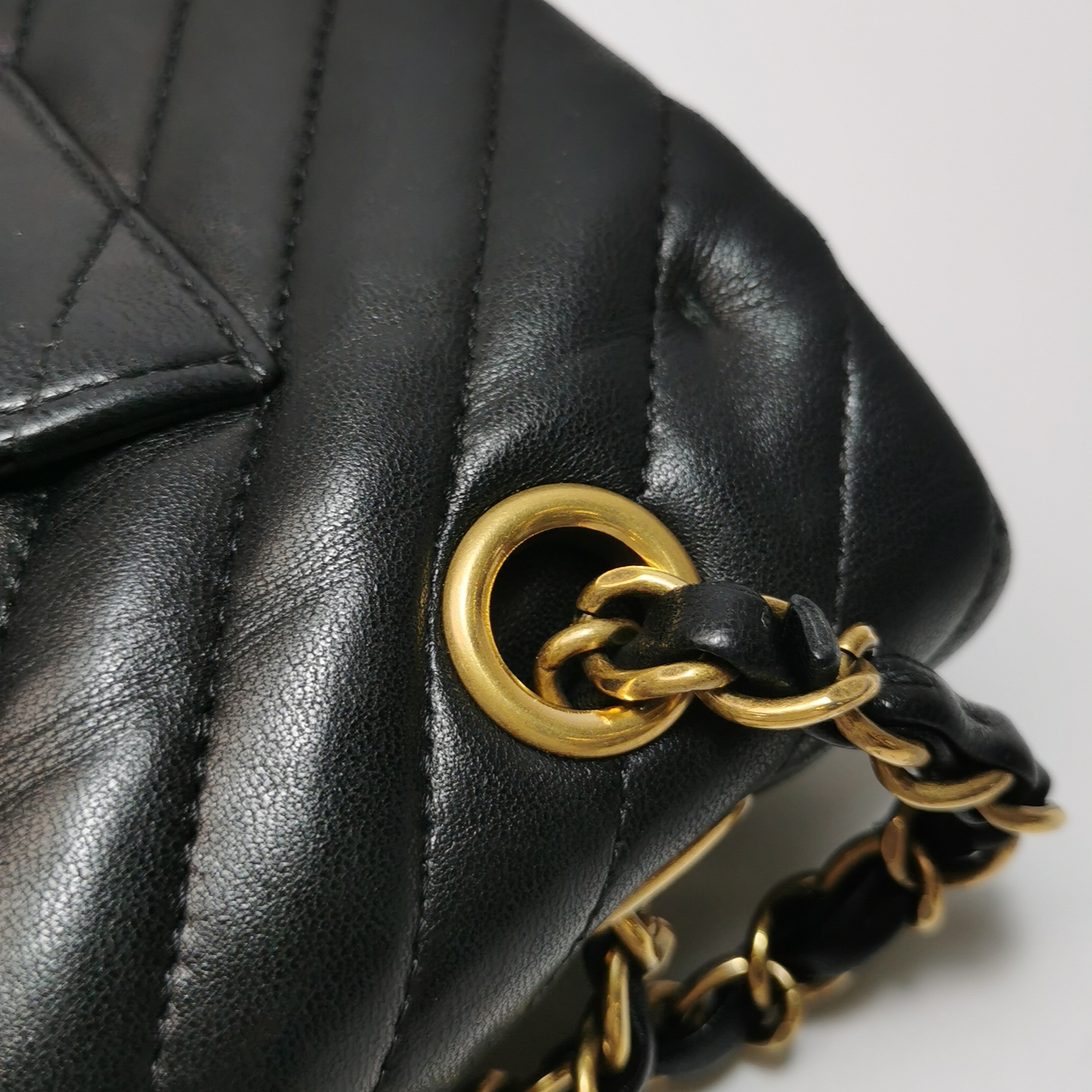 Chanel Classic Double Flap Bag Chevron Lambskin Medium — photo 12 of 23
