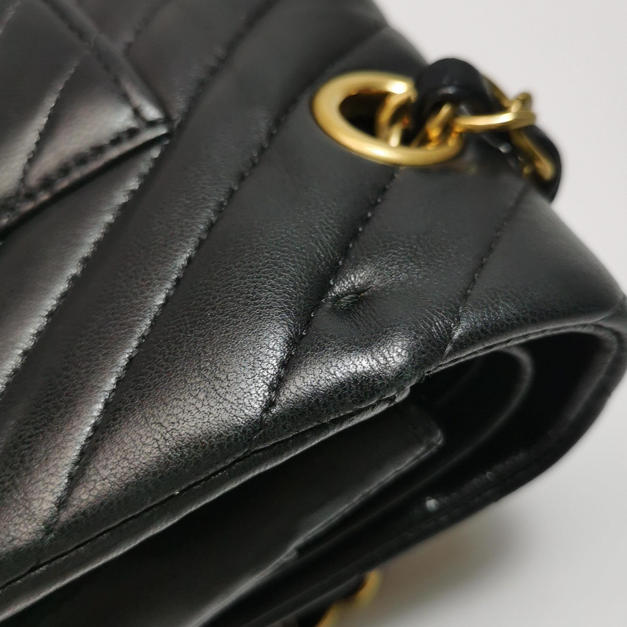 Chanel Classic Double Flap Bag Chevron Lambskin Medium — photo 11 of 23