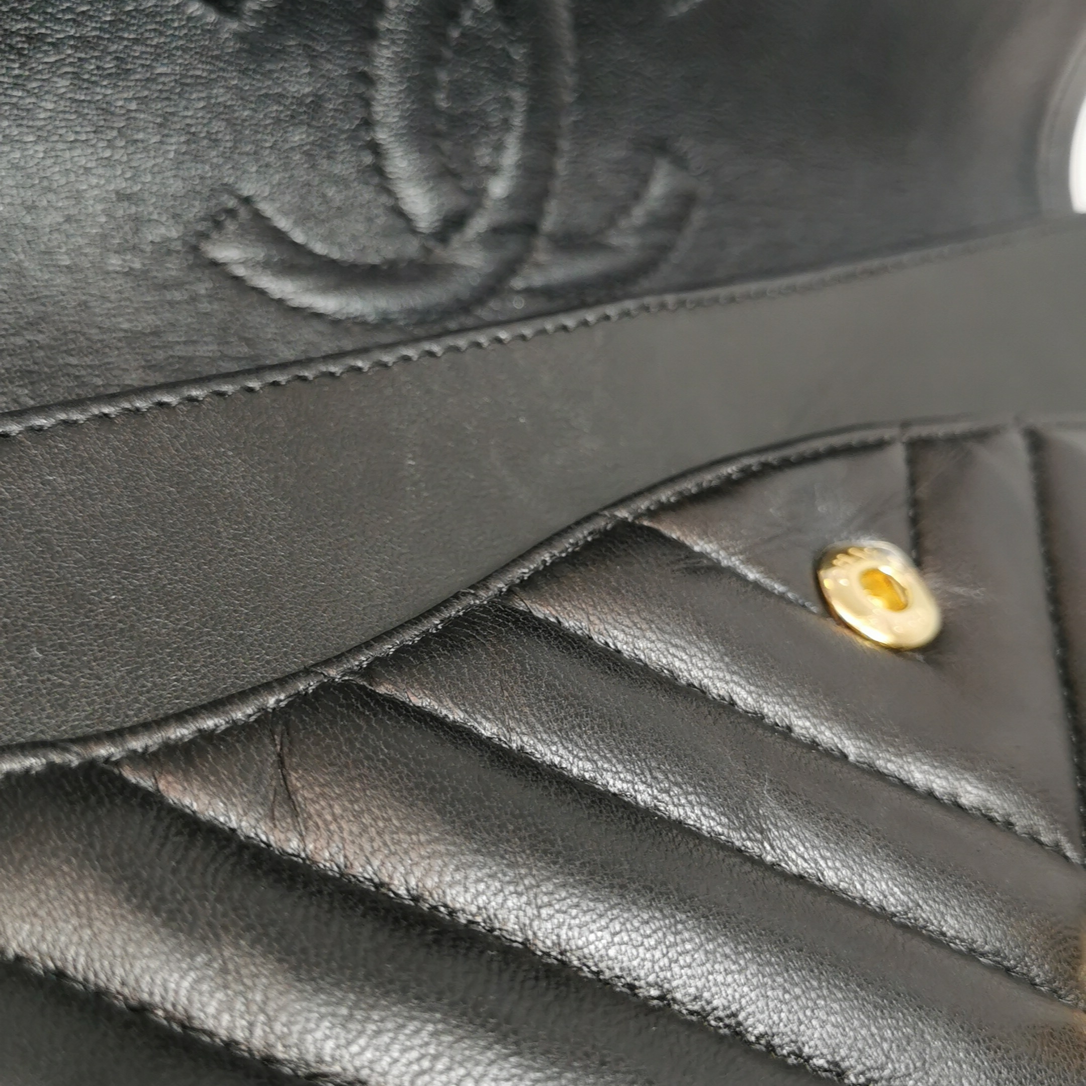 Chanel Classic Double Flap Bag Chevron Lambskin Medium — photo 20 of 23