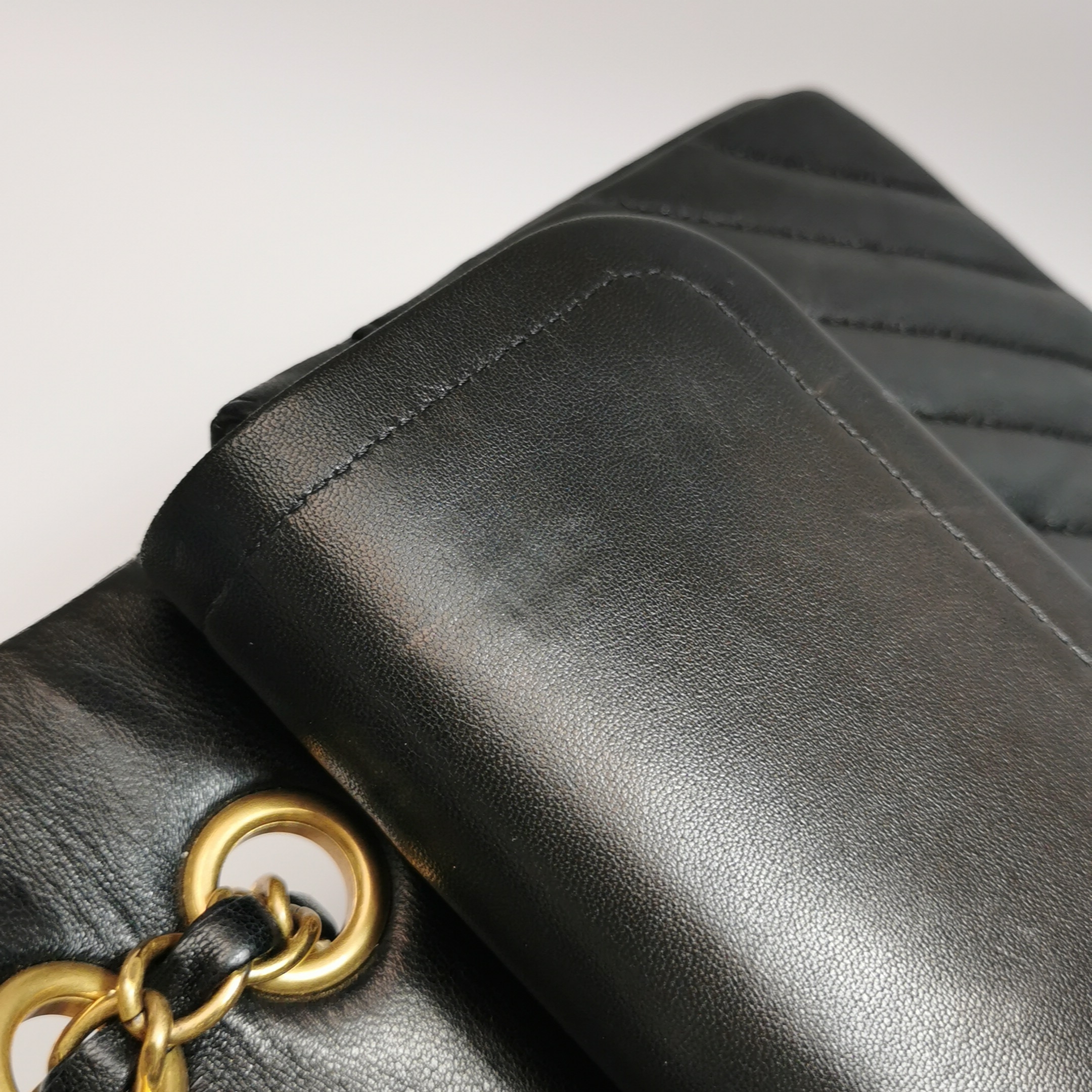 Chanel Classic Double Flap Bag Chevron Lambskin Medium — photo 16 of 23
