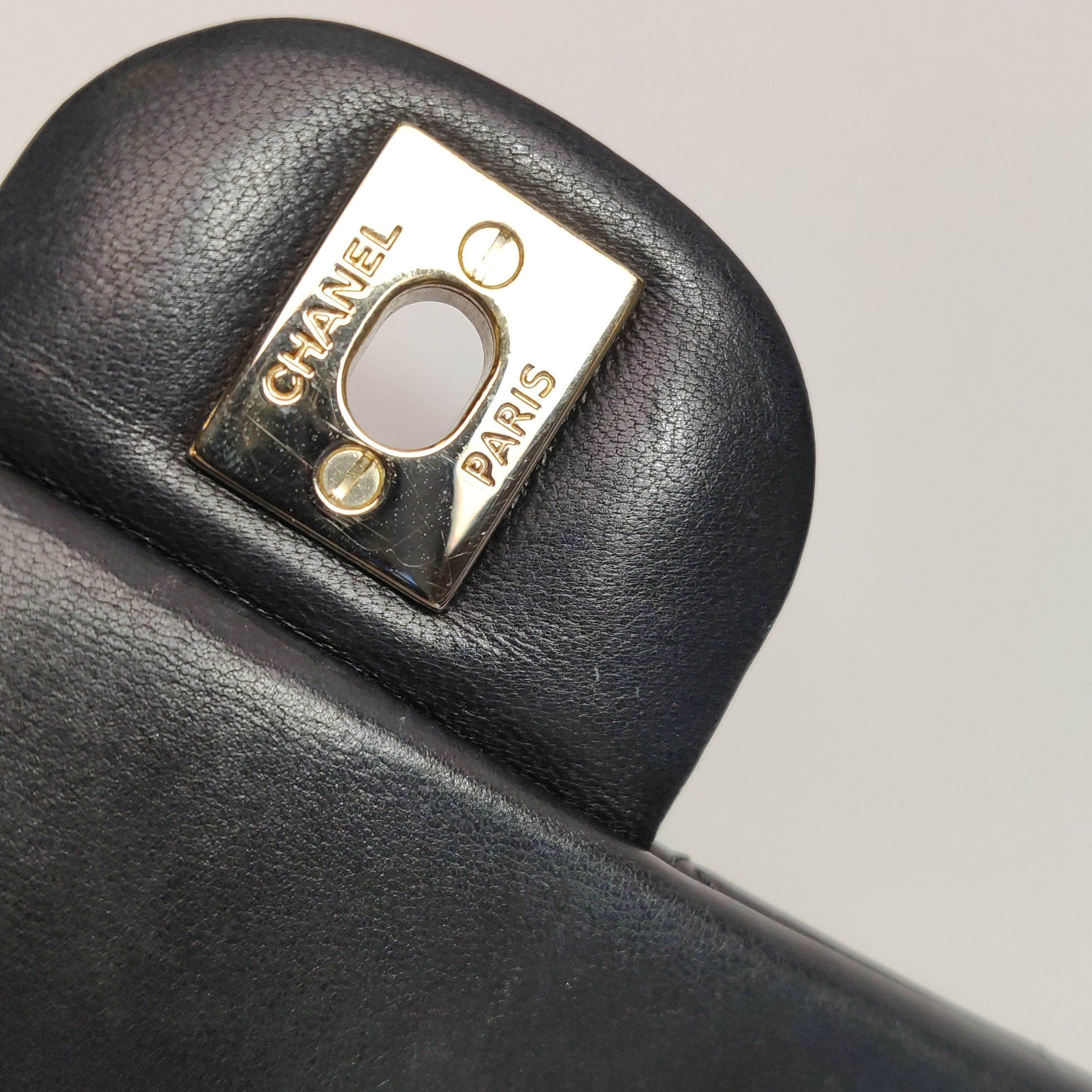 Chanel Classic Single Flap Bag Quilted Lambskin Mini — photo 10 of 19