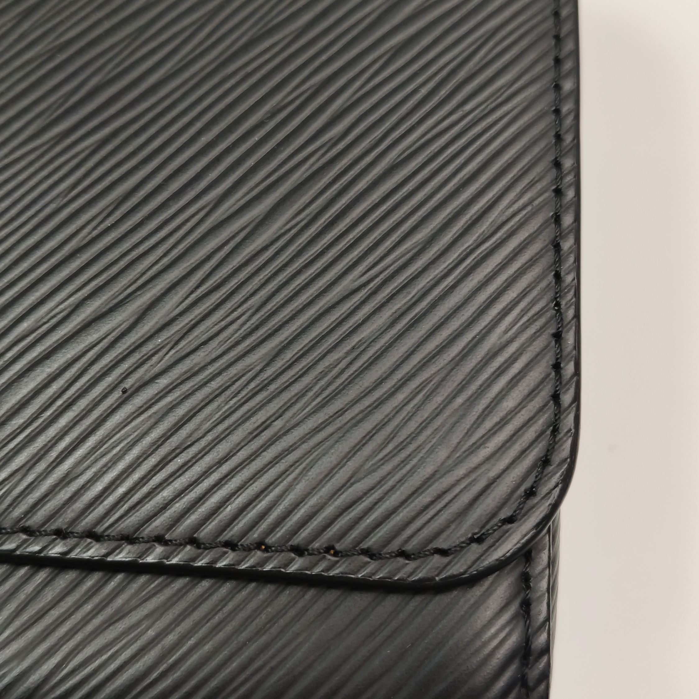Louis Vuitton(LV) Braided Handle Twist Bag Epi Leather MM — photo 11 of 23