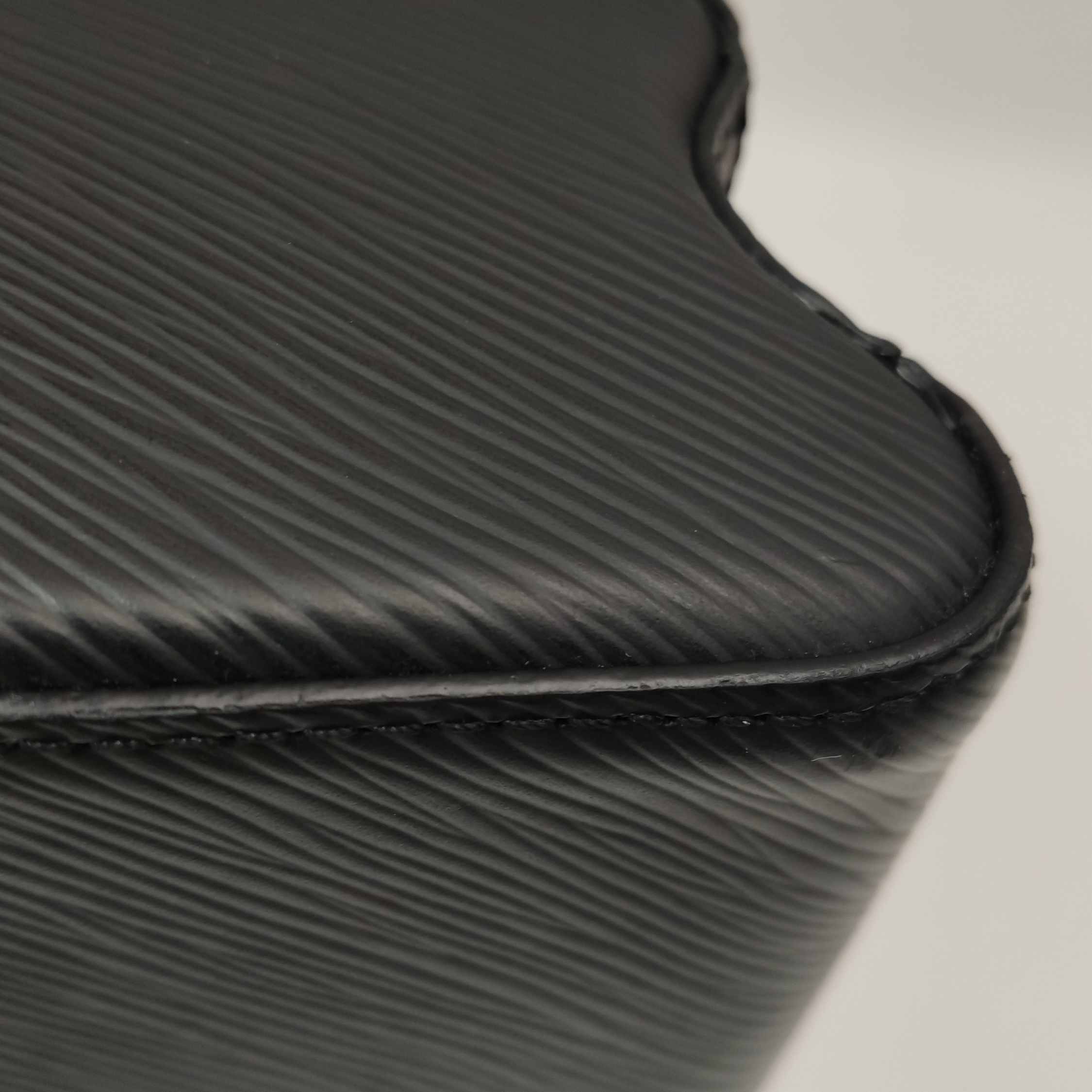 Louis Vuitton(LV) Braided Handle Twist Bag Epi Leather MM — photo 19 of 23