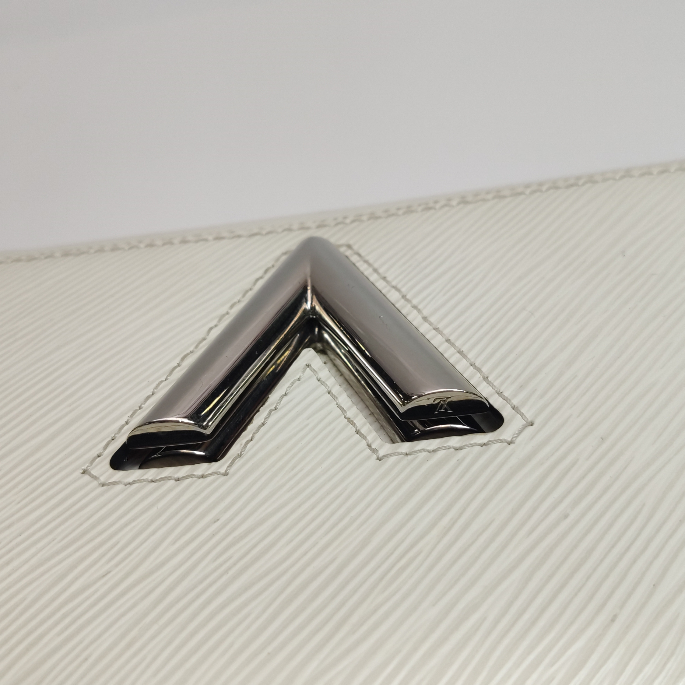 Louis Vuitton(LV) Braided Handle Twist Bag Epi Leather Small — photo 17 of 19
