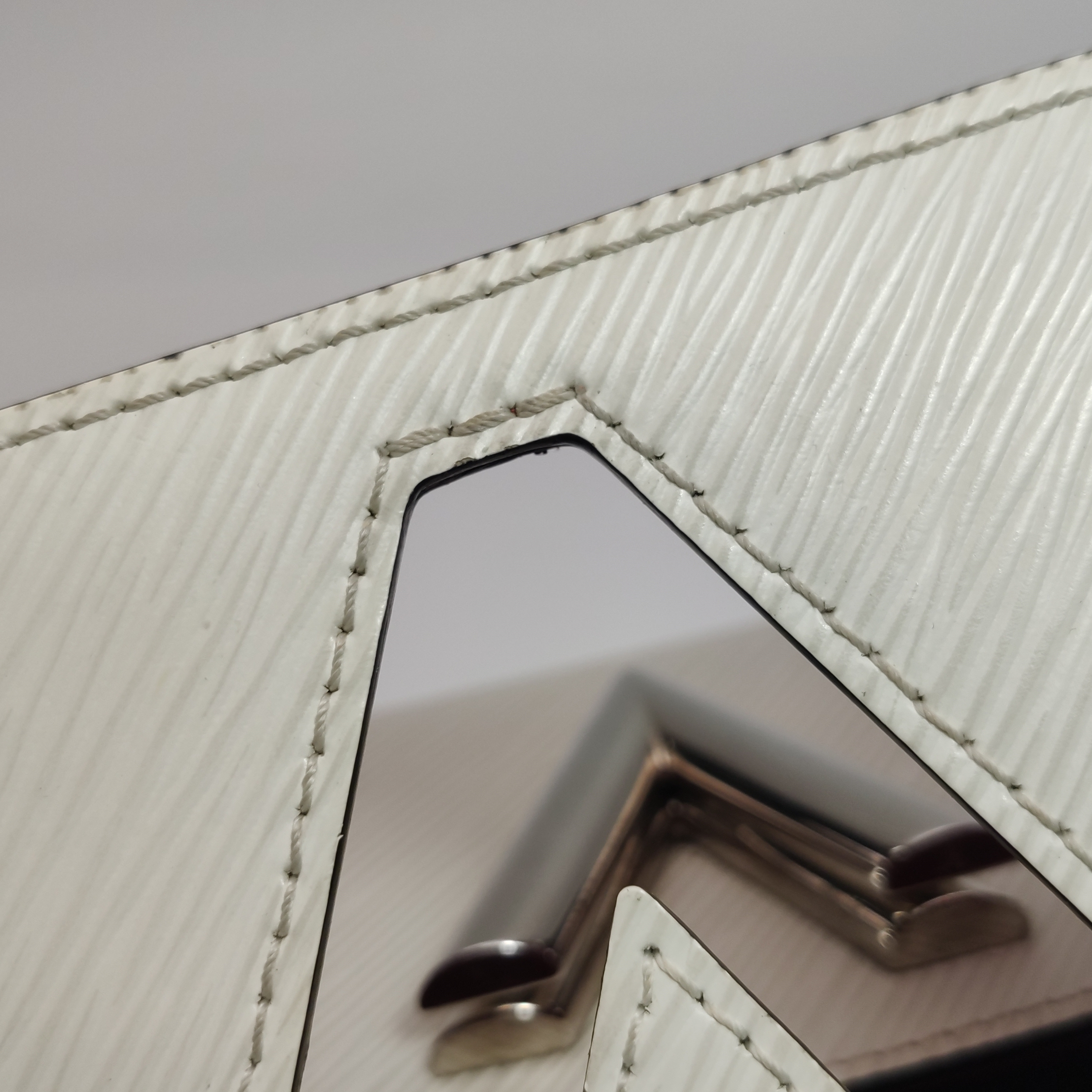 Louis Vuitton(LV) Braided Handle Twist Bag Epi Leather Small — photo 13 of 19