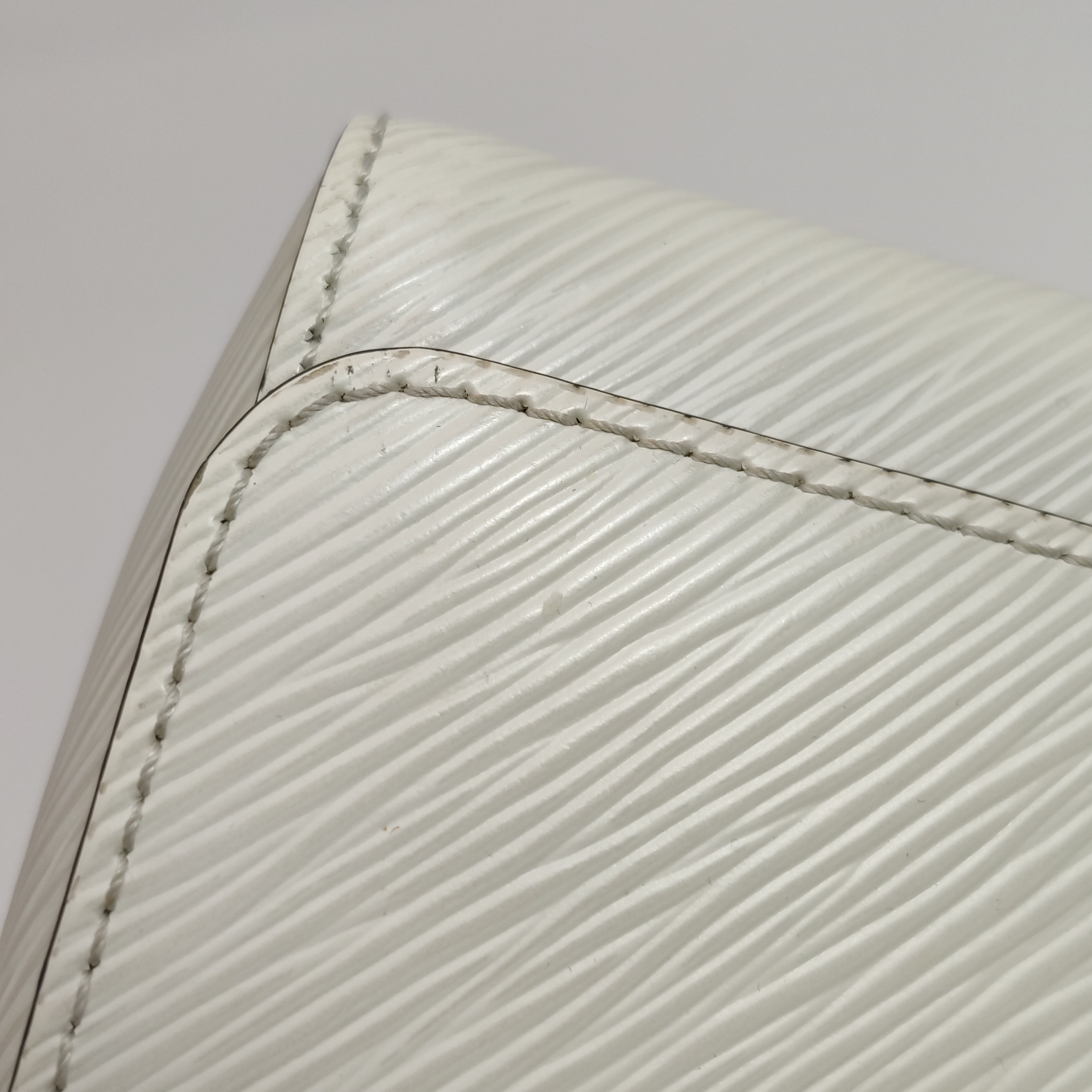 Louis Vuitton(LV) Braided Handle Twist Bag Epi Leather Small — photo 15 of 19
