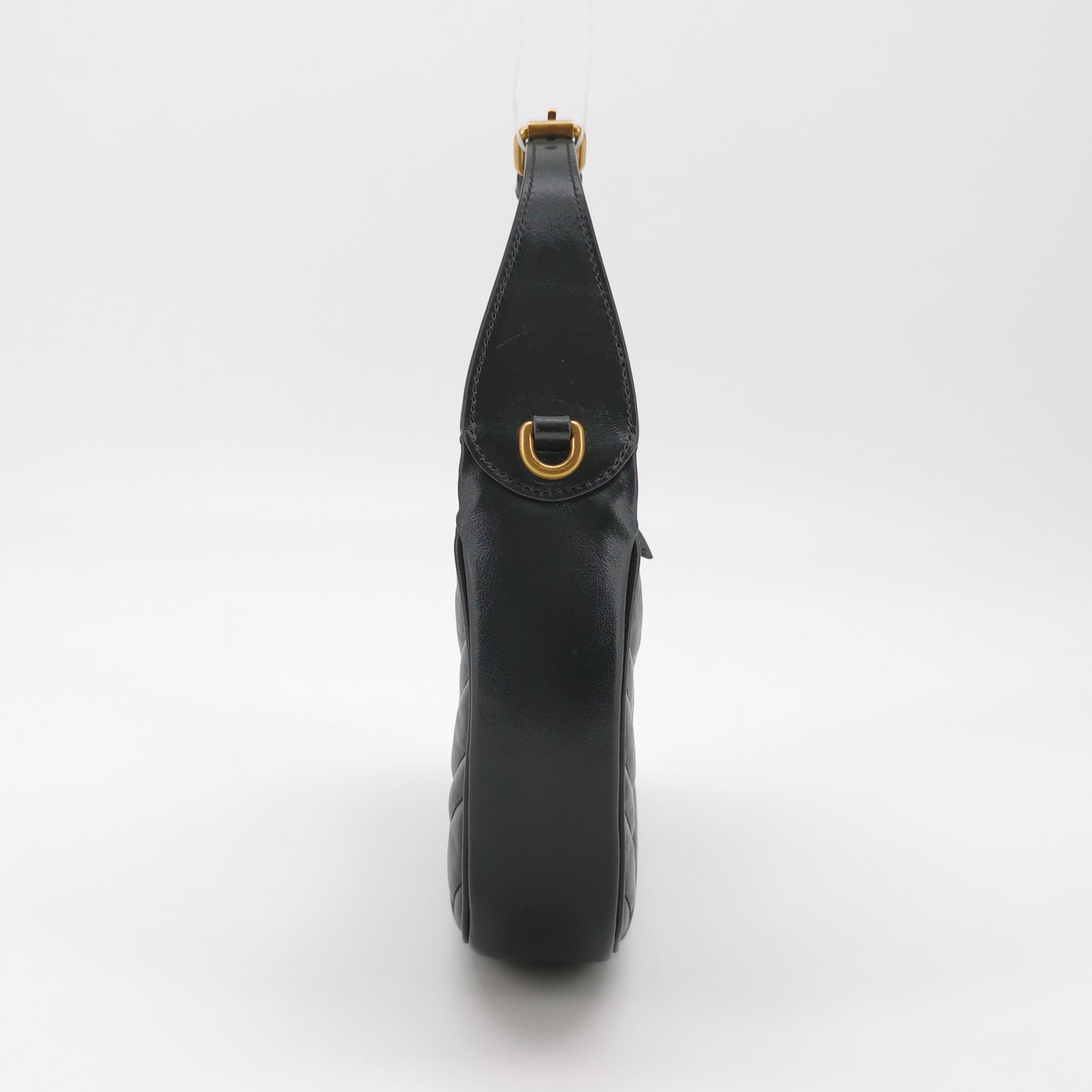 Gucci GG Marmont Half Moon Hobo Matelasse Leather Small — photo 3 of 18